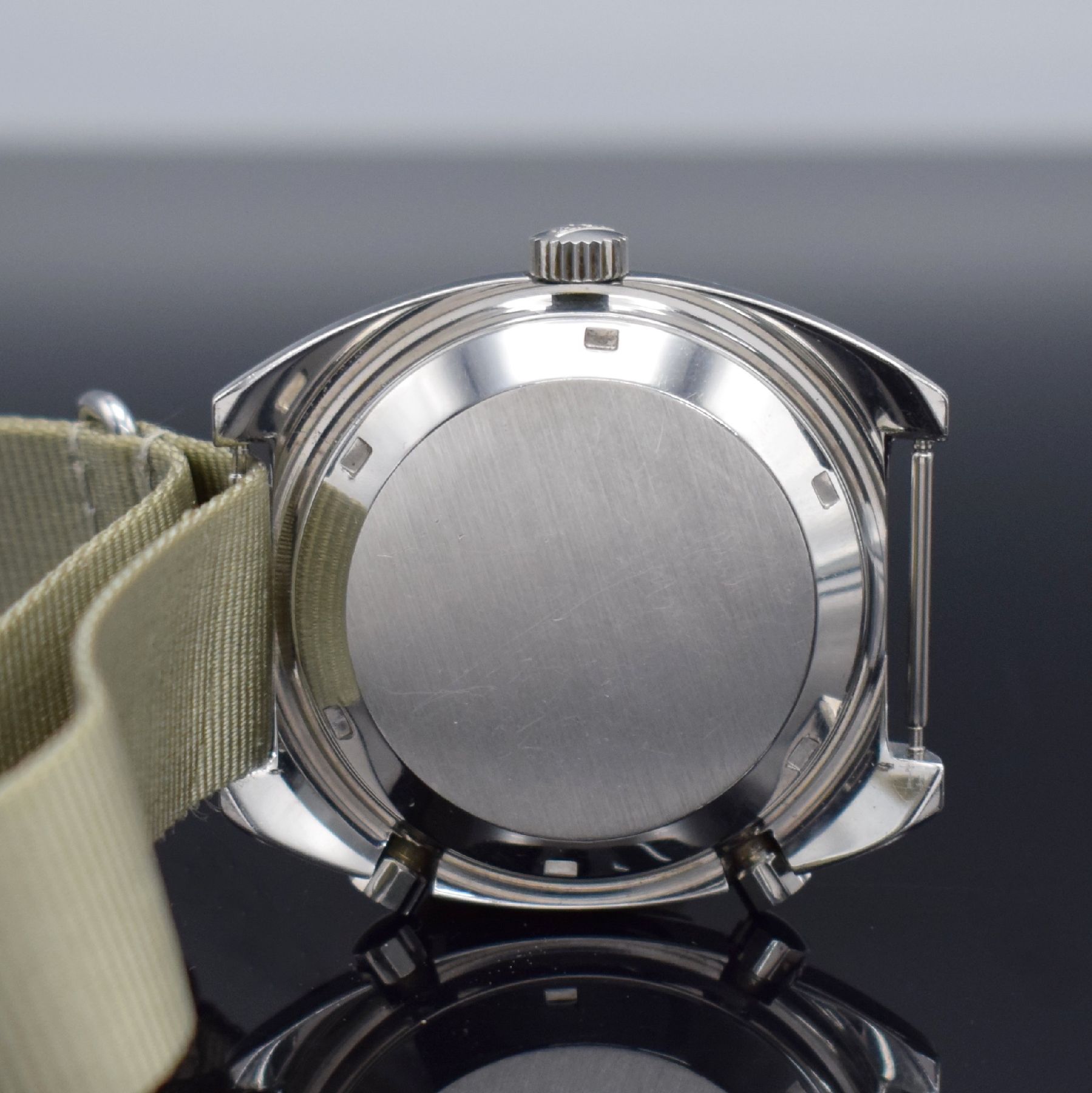 Detail e: HEUER Autavia Herrenarmbanduhr in Edelstahl mit Chronograph Ref.-Nr. 11063V, Schweiz um 1980, Automatik, massives Gehäuse, Boden geschr., eins. ...