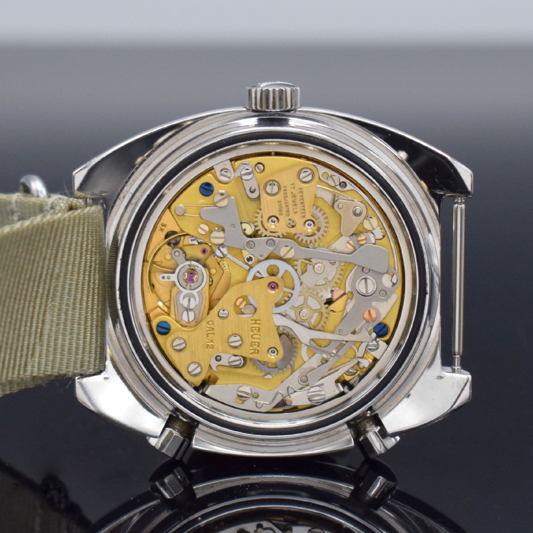 Detail f: HEUER Autavia Herrenarmbanduhr in Edelstahl mit Chronograph Ref.-Nr. 11063V, Schweiz um 1980, Automatik, massives Gehäuse, Boden geschr., eins. ...