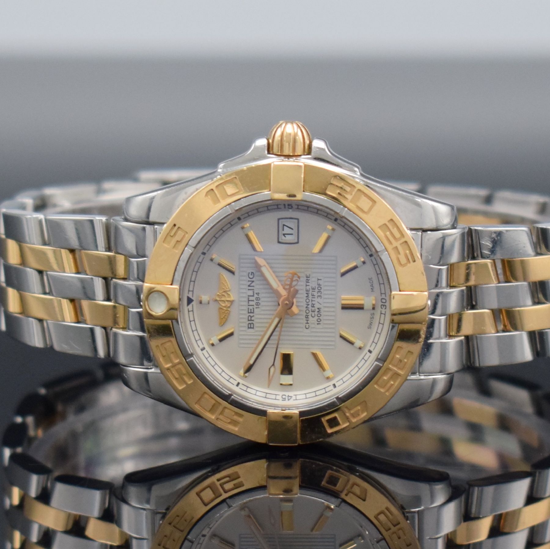 Detail a: BREITLING Galactic 32 Damenarmbanduhr, Schweiz um 2010, quarz, Ref. C71356, Edelstahl/Gold komb., massives Gehäuse, Boden geschr., eins. drehb. ...