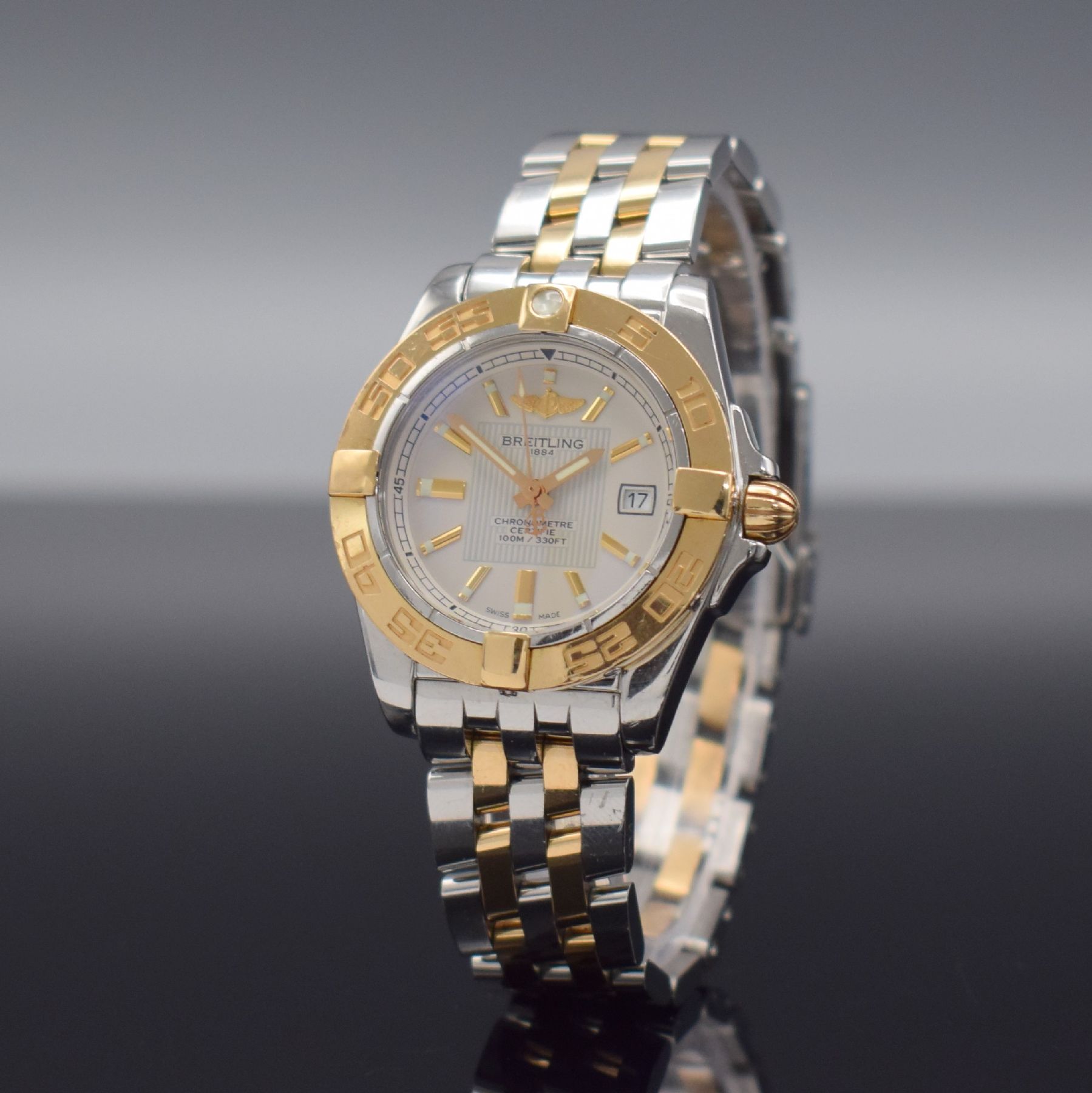 Detail b: BREITLING Galactic 32 Damenarmbanduhr, Schweiz um 2010, quarz, Ref. C71356, Edelstahl/Gold komb., massives Gehäuse, Boden geschr., eins. drehb. ...