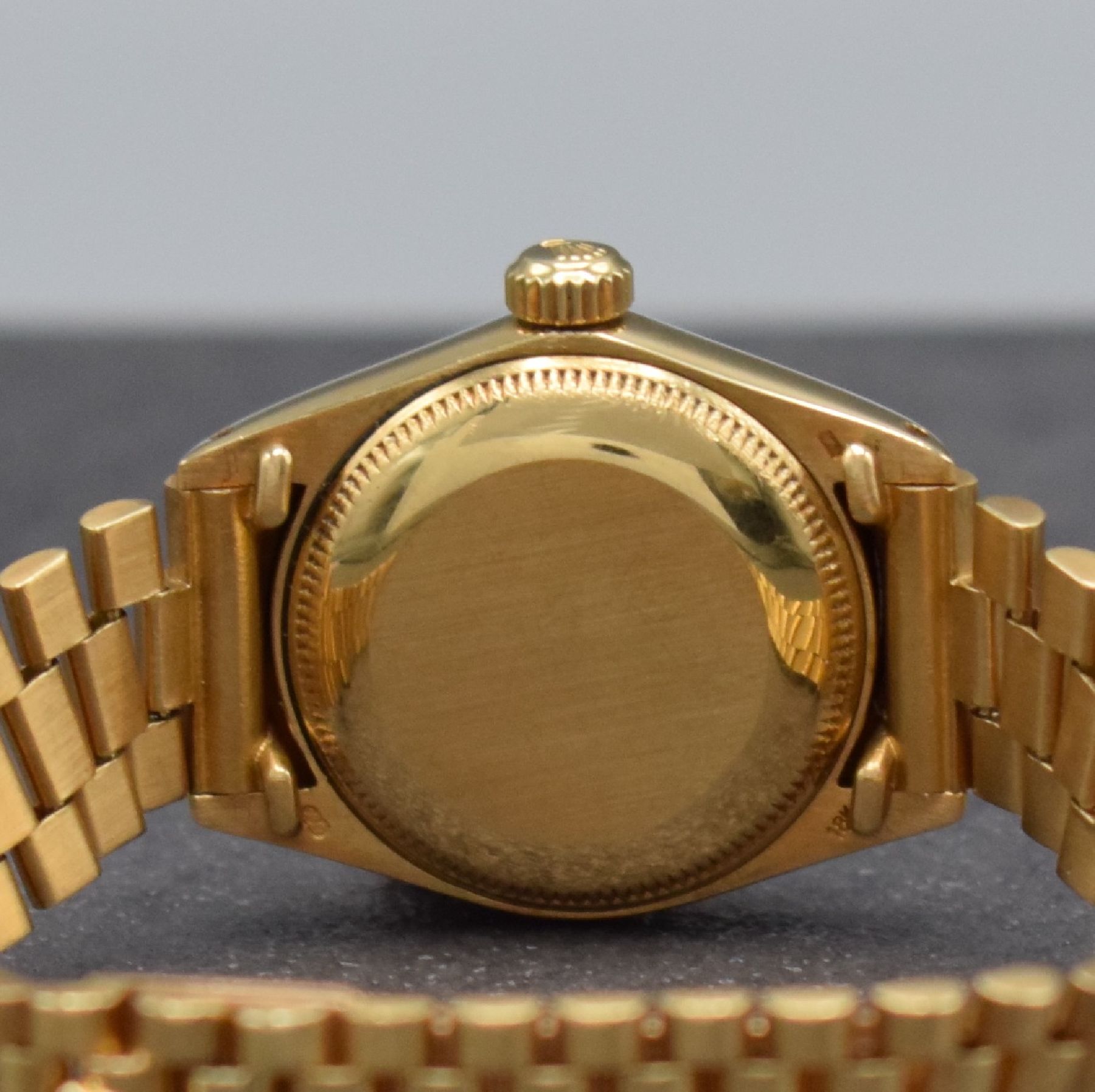 Detail e: ROLEX Datejust Damenarmbanduhr in GG 750/000, Schweiz um 1980, Automatik, Ref. 6917, verschr. Oystergehäuse inkl. Presidentband m. Faltschl., gold. ...