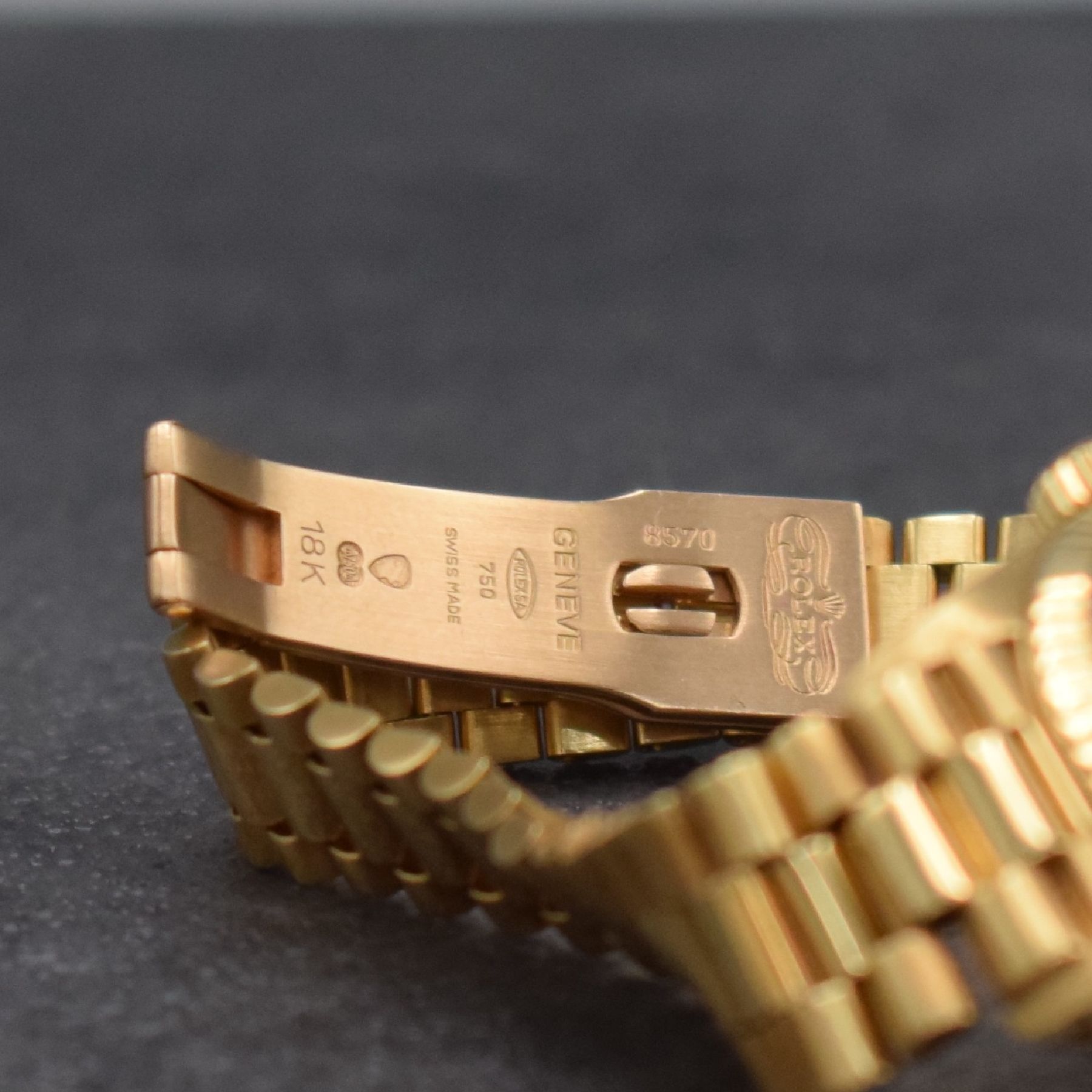 Detail g: ROLEX Datejust Damenarmbanduhr in GG 750/000, Schweiz um 1980, Automatik, Ref. 6917, verschr. Oystergehäuse inkl. Presidentband m. Faltschl., gold. ...