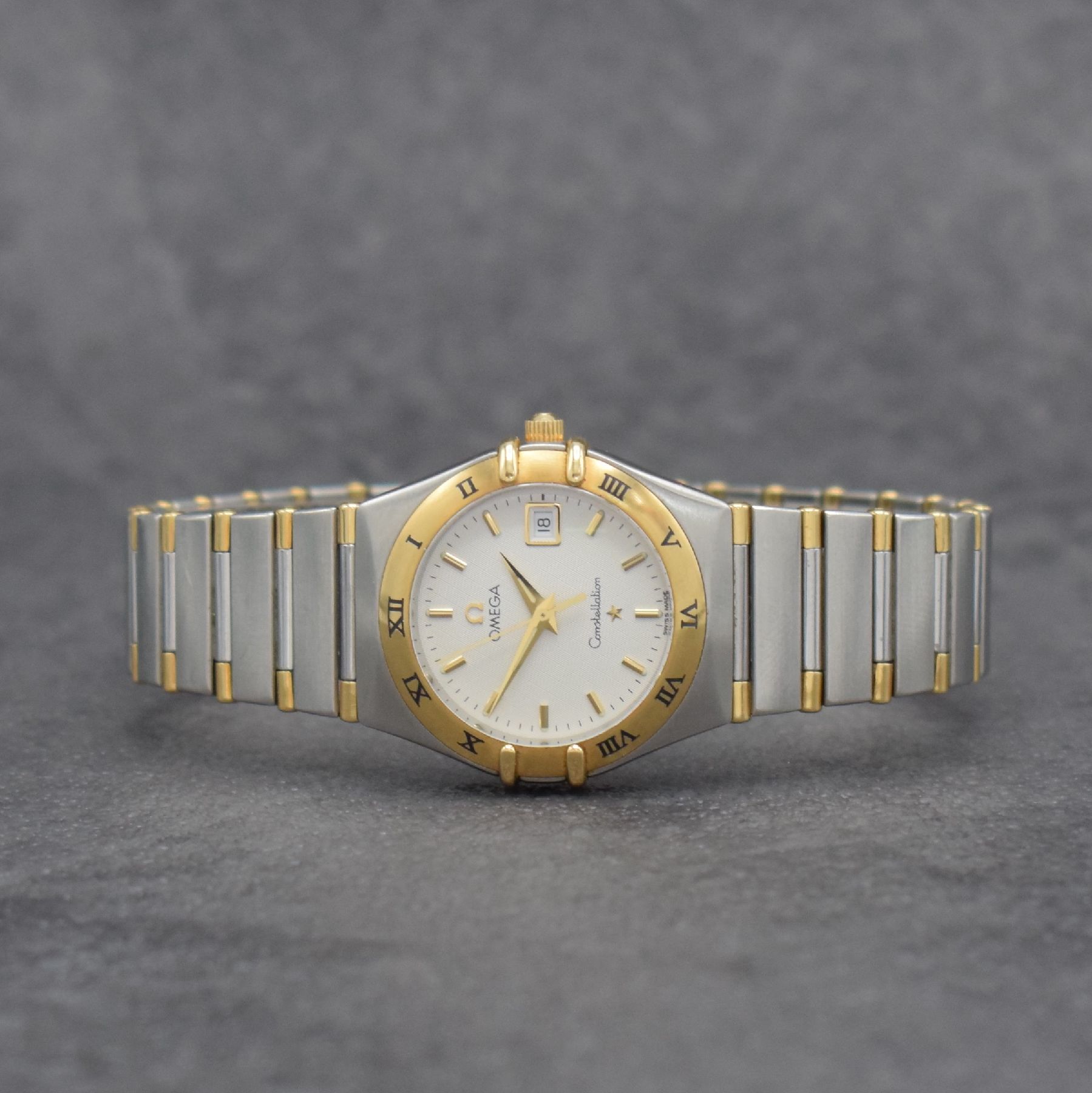 OMEGA Constellation Damenarmbanduhr, Schweiz 1996, quarz, Edelstahl/Gold komb., 2-teil. Gehäuse, Boden gedr., Gliederbd. m. Faltschl.,Goldlünette ...