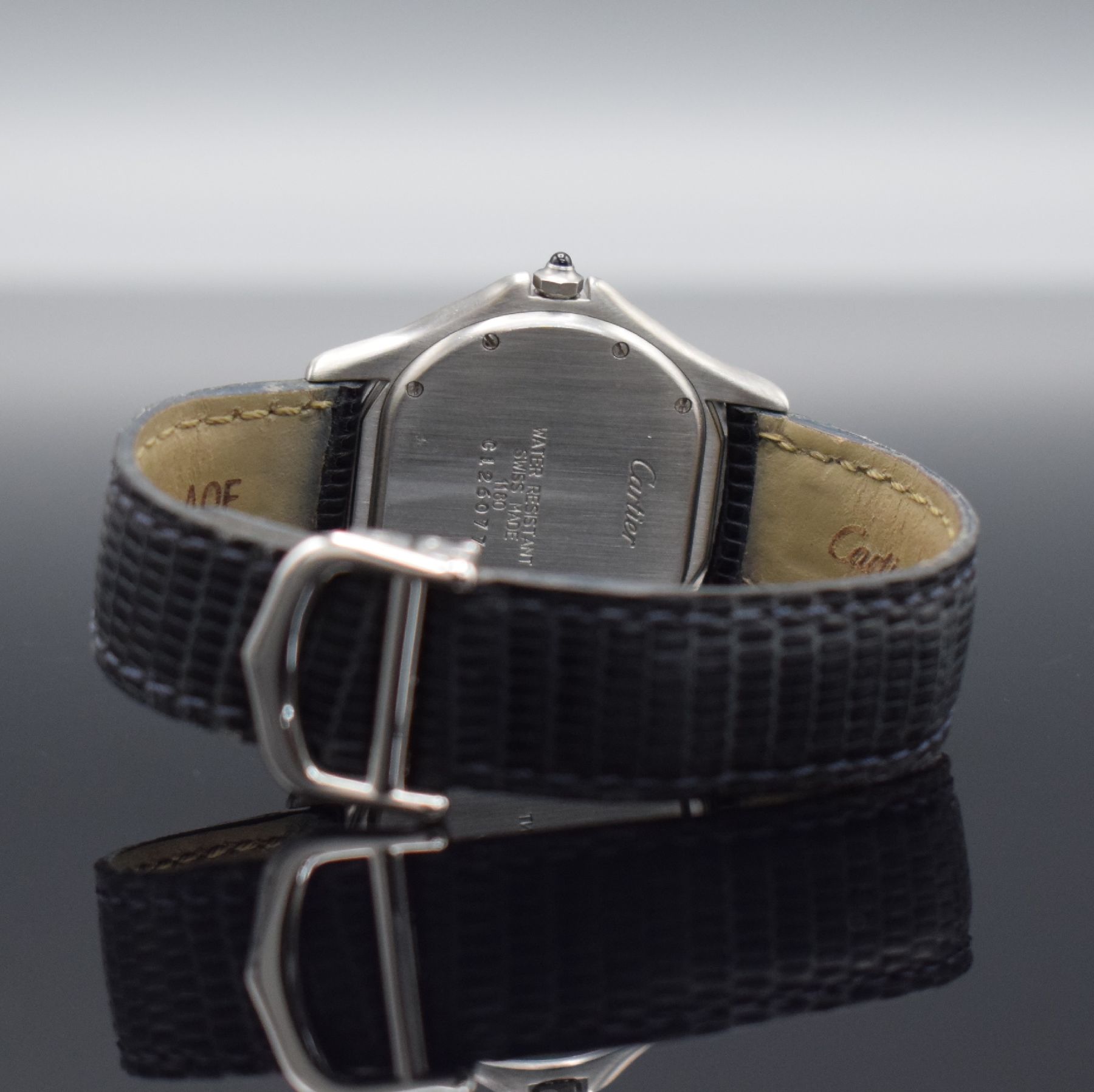 Detail d: CARTIER Cougar Armbanduhr in Stahl/Gold mit original Lederband & Faltschließe, Schweiz um 1990, quarz, satiniertes Geh., pol. Gold- Lünette, Boden ...