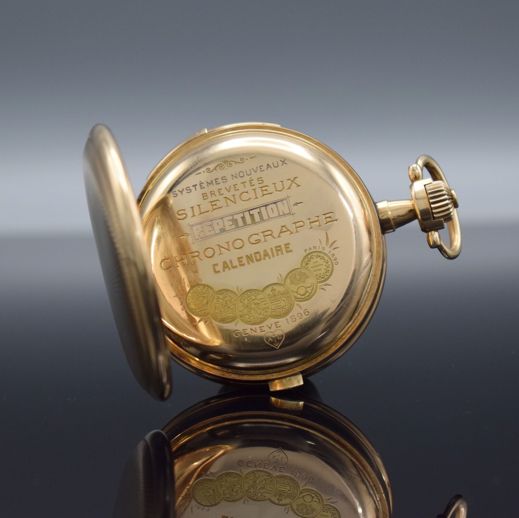 Detail d: Schwere Herrensavonette mit 1/4-Repetition, Vollkalender & Chronograph und prominentem Vorbesitzer in GG 585/000, Schweiz um 1900, Strahlen-guill. ...