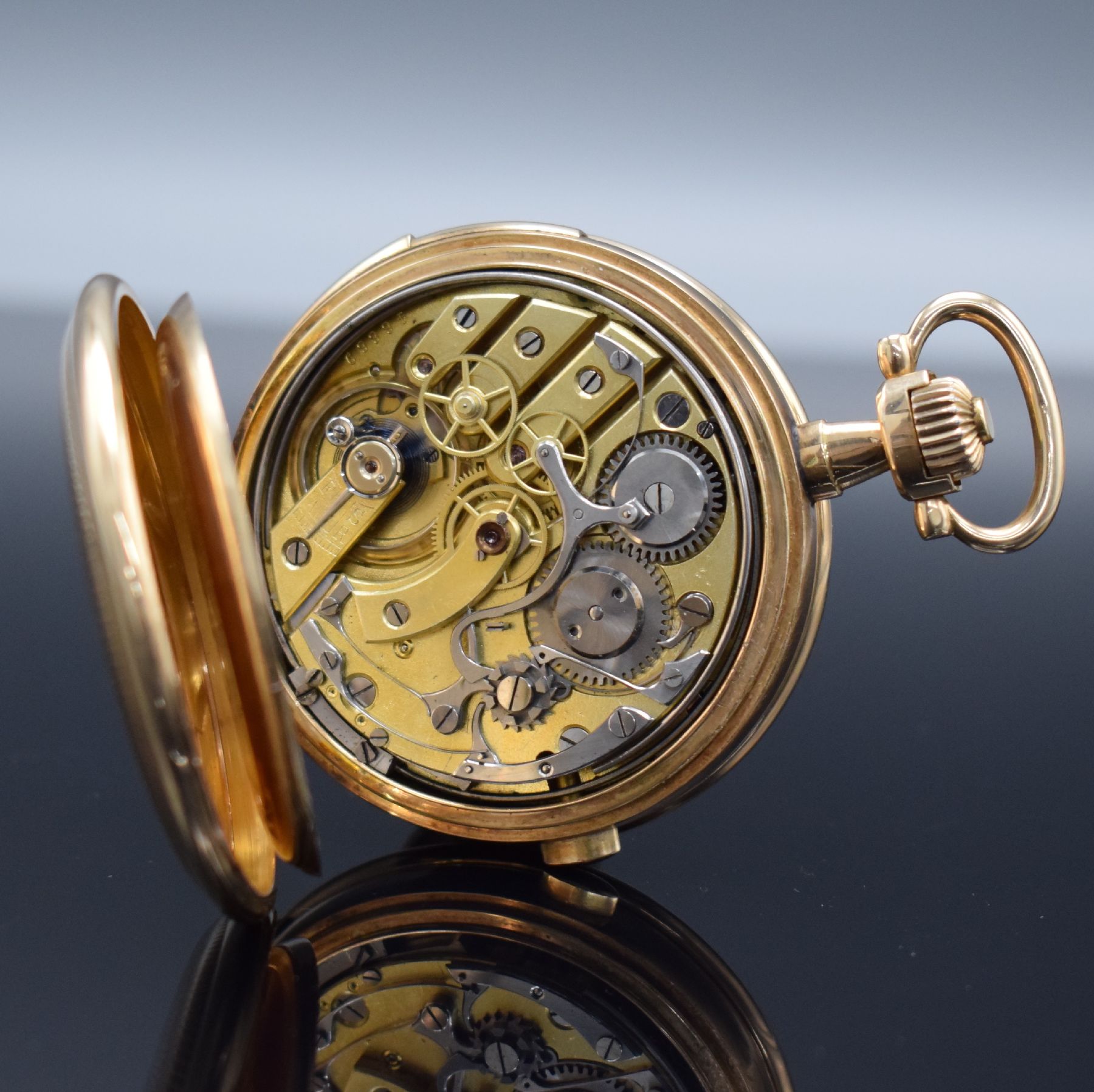 Detail h: Schwere Herrensavonette mit 1/4-Repetition, Vollkalender & Chronograph und prominentem Vorbesitzer in GG 585/000, Schweiz um 1900, Strahlen-guill. ...