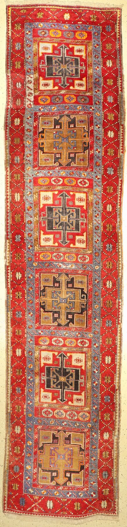 Antiker Türkischer Dorfteppich, Türkei, um 1910, Wollle geknüpft auf Wolle, ca. 450 x 100cm, EHZ: 3(Altersbedingt guter Zustand).