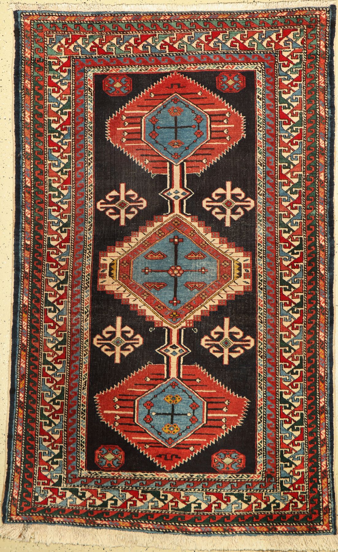 Kazak alt, Kaukasus, um 1940, Wolle auf Wolle, ca. 212 x 133 cm, EHZ: 3