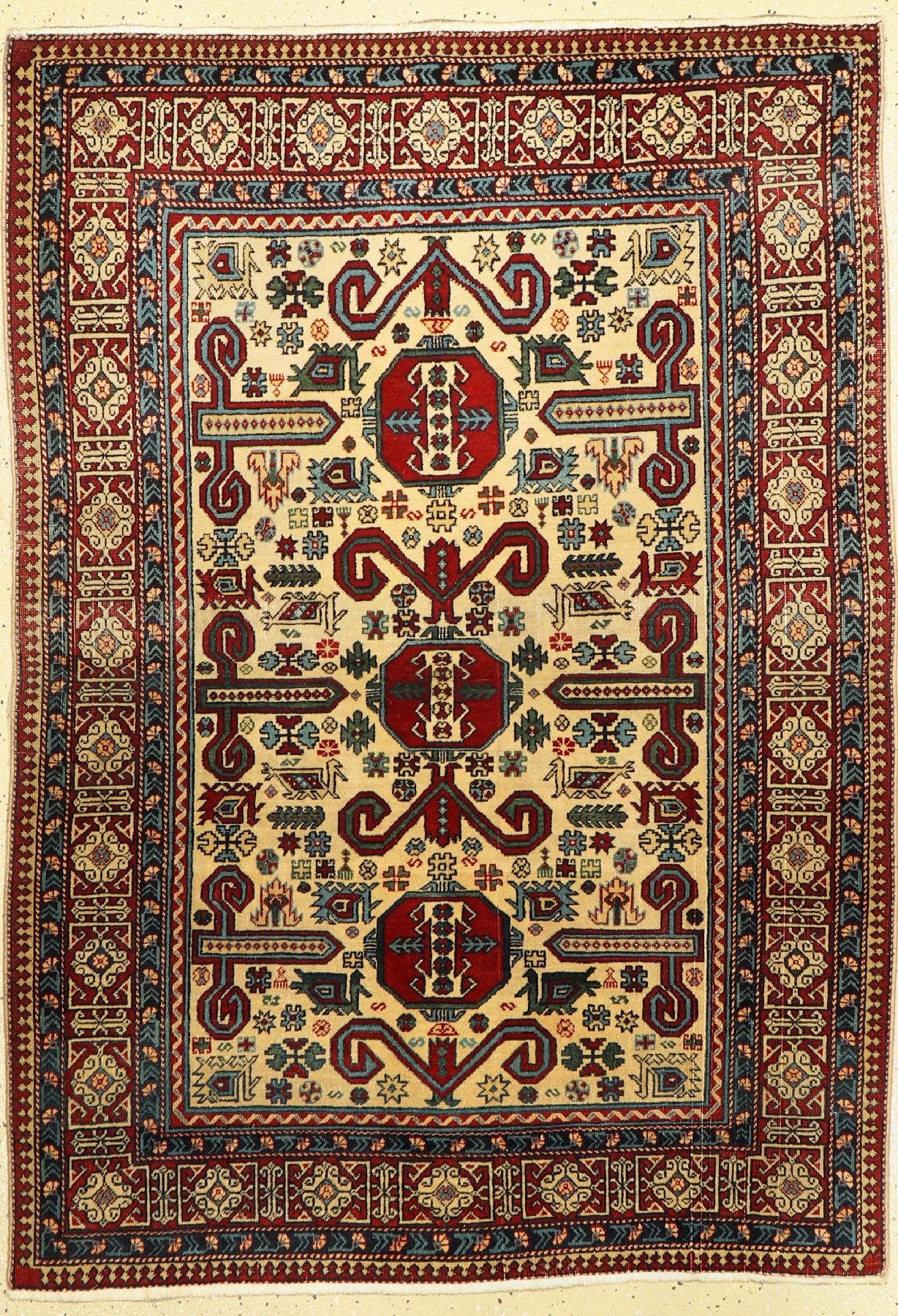 Shirvan alt, Kaukasus, ca. 60 Jahre, Wolle auf Baumwolle, ca. 146 x 104 cm, EHZ: 3