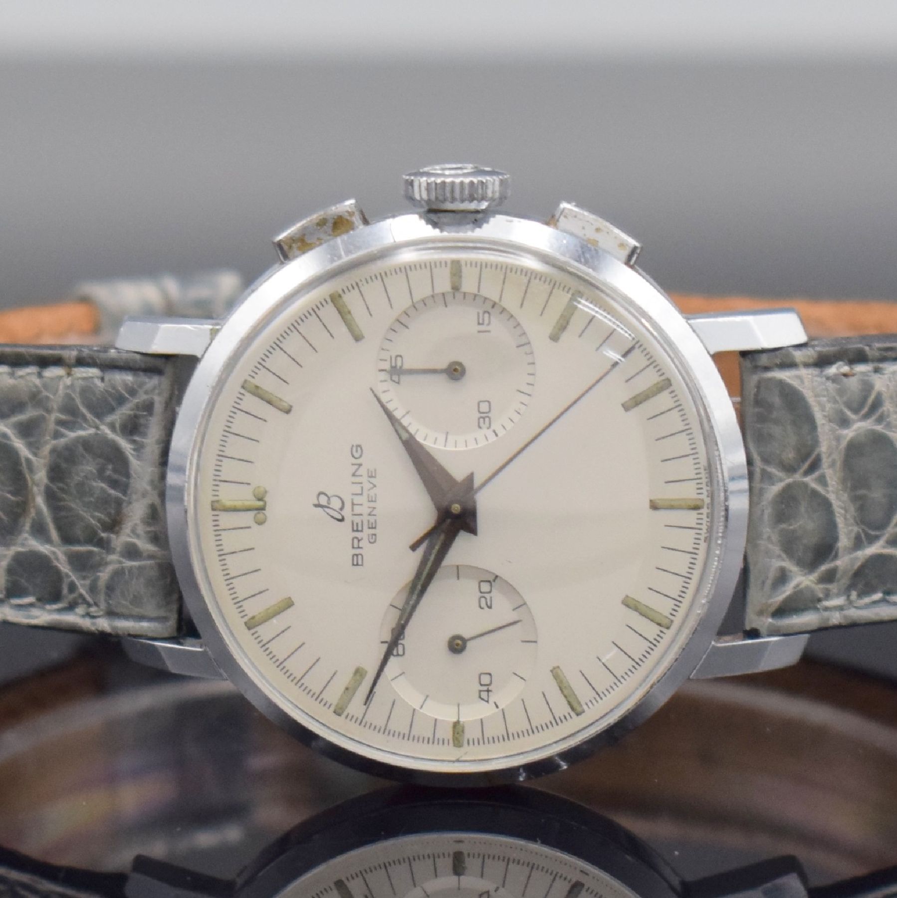 Detail a: BREITLING GENEVE Armbandchronograph Ref. 1199, Schweiz um 1965, Handaufzug, verchromtes Geh., gedr. Stahlboden, orig. Krone, silb. Zifferbl., ...