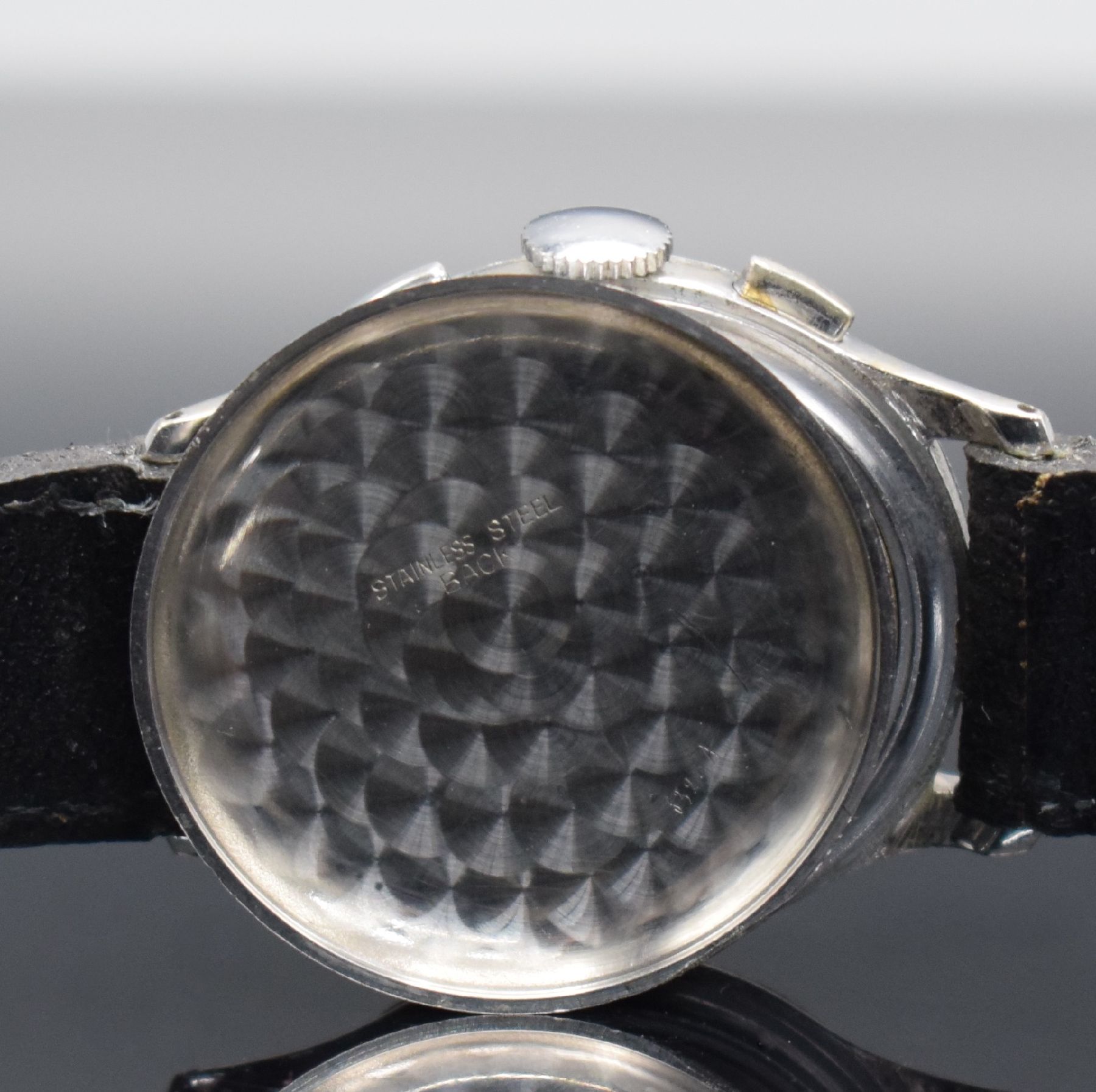 Detail f: BREITLING Venus 170 Armbandchronograph, Schweiz um 1940, Handaufzug, verchromtes Geh., gedr. Stahlboden, silb. Zifferbl. patiniert, rote Telemeter- & ...