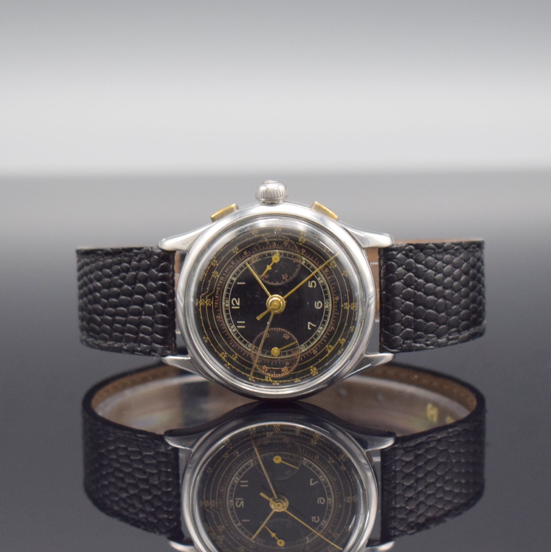 LANDERON verchromter 3-Drücker Armbandchronograph mit schwarzem Glanzzifferblatt, Schweiz um 1940, 3-tlg. Geh., Stahlboden aufgedr., ...
