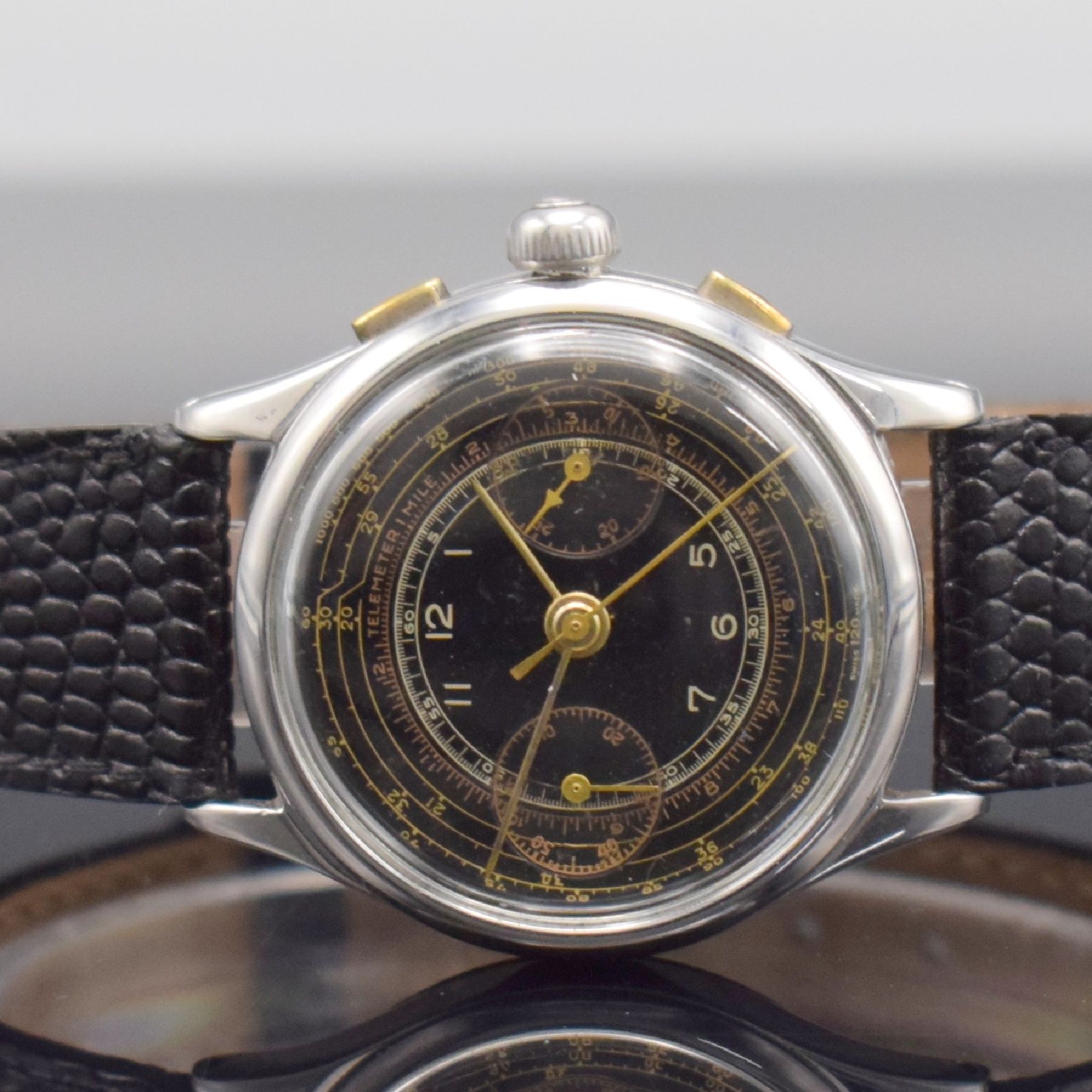 Detail a: LANDERON verchromter 3-Drücker Armbandchronograph mit schwarzem Glanzzifferblatt, Schweiz um 1940, 3-tlg. Geh., Stahlboden aufgedr., ...