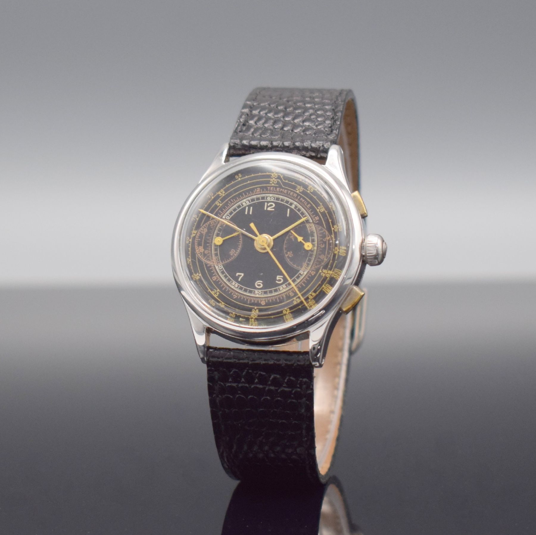 Detail b: LANDERON verchromter 3-Drücker Armbandchronograph mit schwarzem Glanzzifferblatt, Schweiz um 1940, 3-tlg. Geh., Stahlboden aufgedr., ...