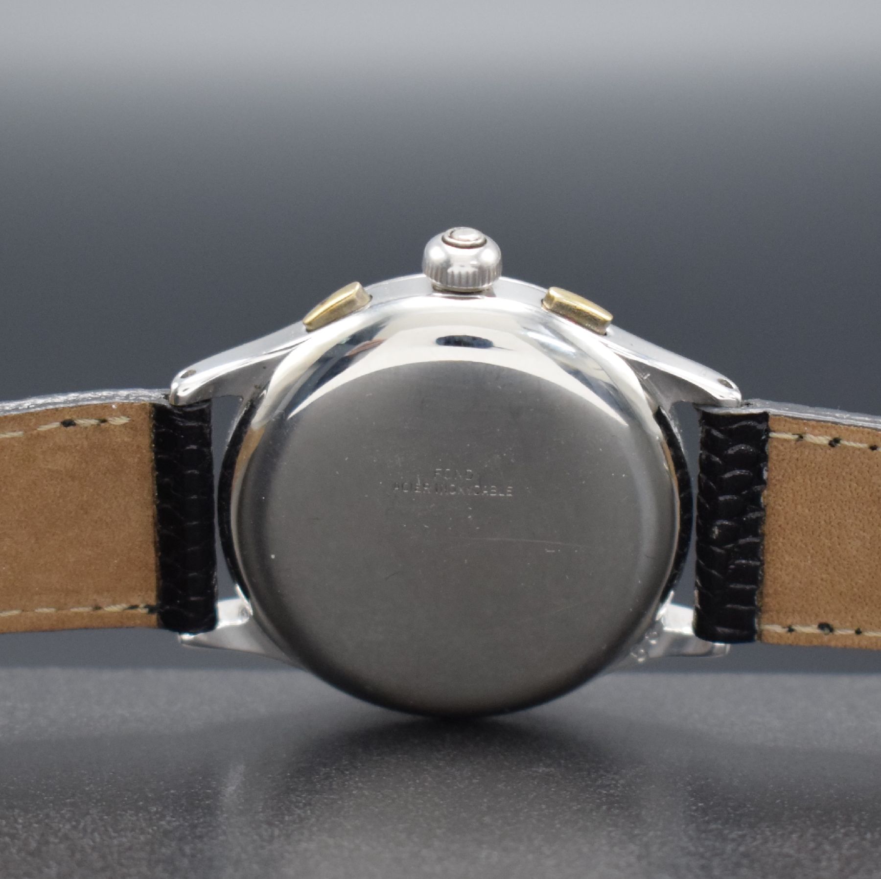 Detail d: LANDERON verchromter 3-Drücker Armbandchronograph mit schwarzem Glanzzifferblatt, Schweiz um 1940, 3-tlg. Geh., Stahlboden aufgedr., ...