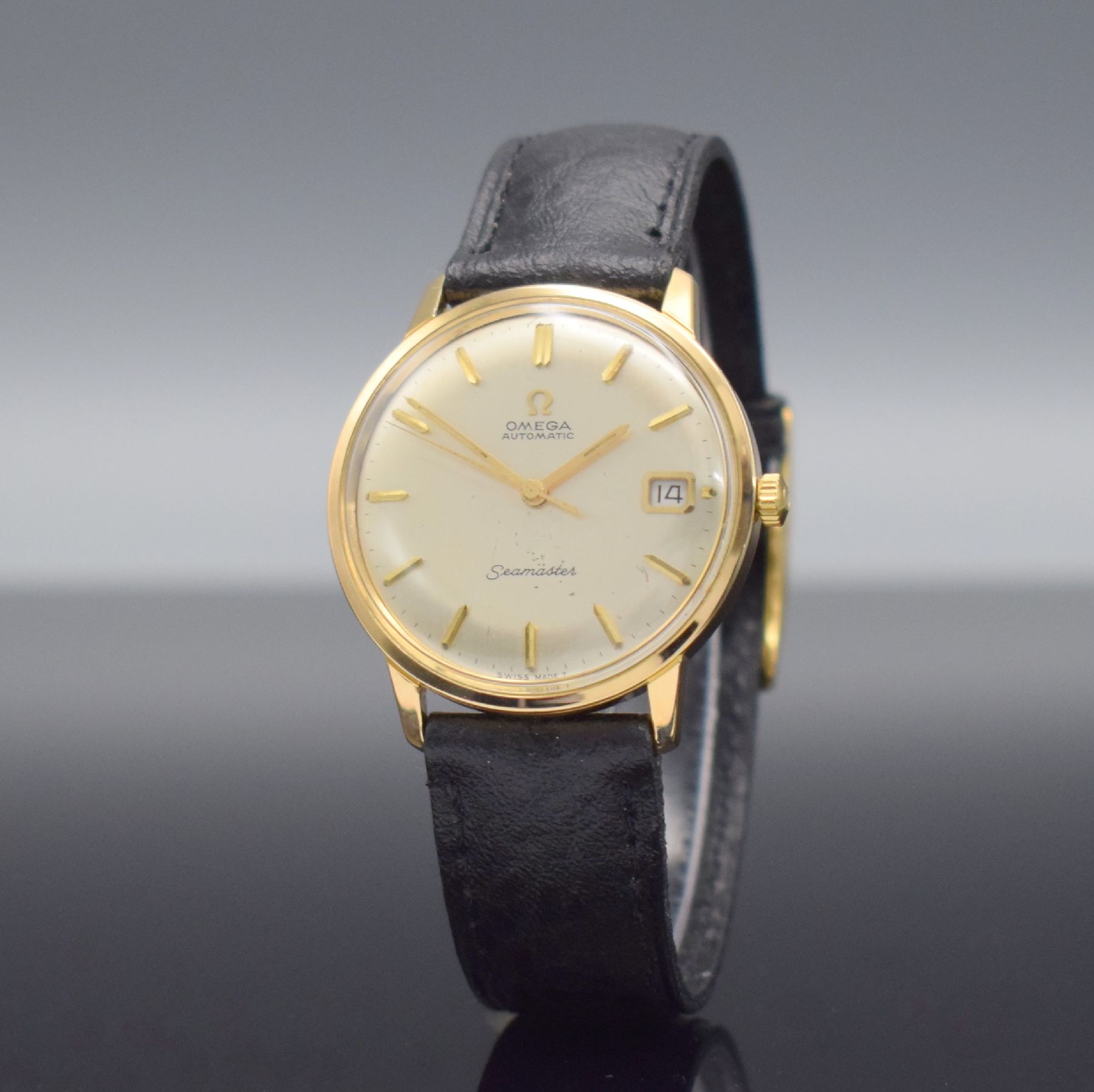 Detail b: OMEGA Seamaster Ref. 166.002 Herrenarmbanduhr, Schweiz um 1964, Automatik, verg. Geh., verschr. Stahlboden m. Seamaster-Logo, orig. Krone & Glas, ...