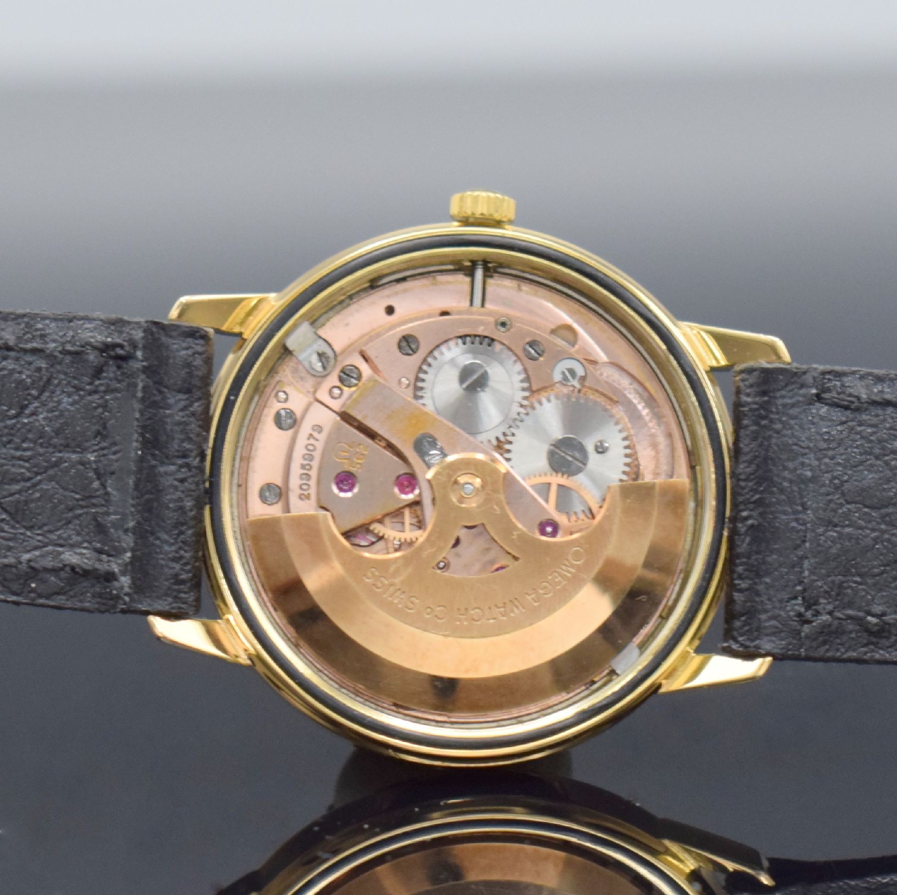 Detail f: OMEGA Seamaster Ref. 166.002 Herrenarmbanduhr, Schweiz um 1964, Automatik, verg. Geh., verschr. Stahlboden m. Seamaster-Logo, orig. Krone & Glas, ...