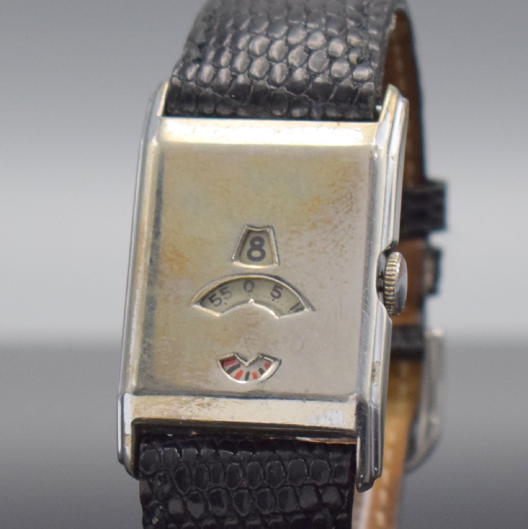Detail c: JUVENIA rechteckige Armbanduhr mit digitaler Anzeige, Schweiz um 1935, verchr. Nickelgeh., gestufte Seite, digitale Anzeige von Std., Min. & Sekunde, ...