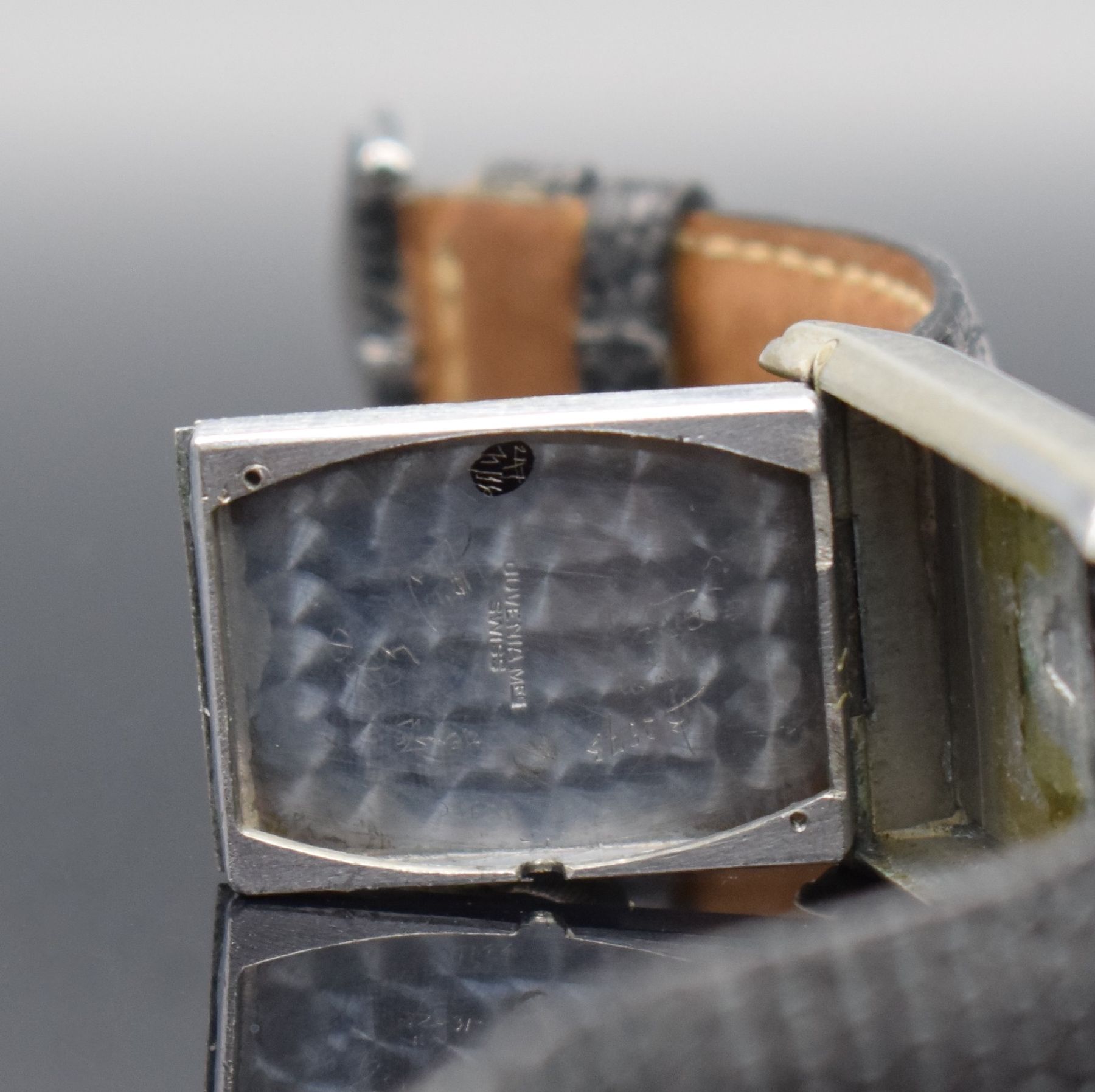 Detail g: JUVENIA rechteckige Armbanduhr mit digitaler Anzeige, Schweiz um 1935, verchr. Nickelgeh., gestufte Seite, digitale Anzeige von Std., Min. & Sekunde, ...