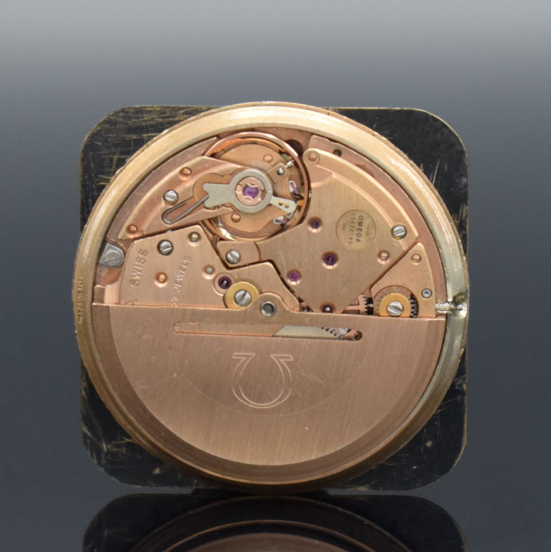 Detail g: OMEGA Constellation Ref. 168.0062 in Stahl/ Gold, Schweiz um 1973, Automatik, 4-fach verschr. Geh., Boden m. Sternwarten-Symbol, schwarzes ...