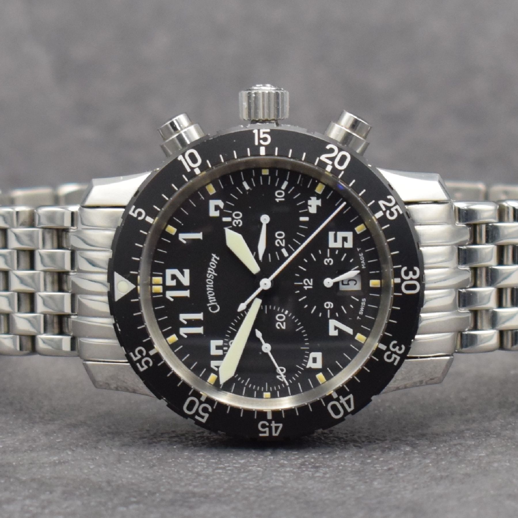 Detail a: CHRONOSPORT Herrenarmbanduhr mit Chronograph in Edelstahl, Schweiz um 2005, Automatik, beids. vergl., verschr. Gehäuse, neutr. Stahlband m. dopp. ...