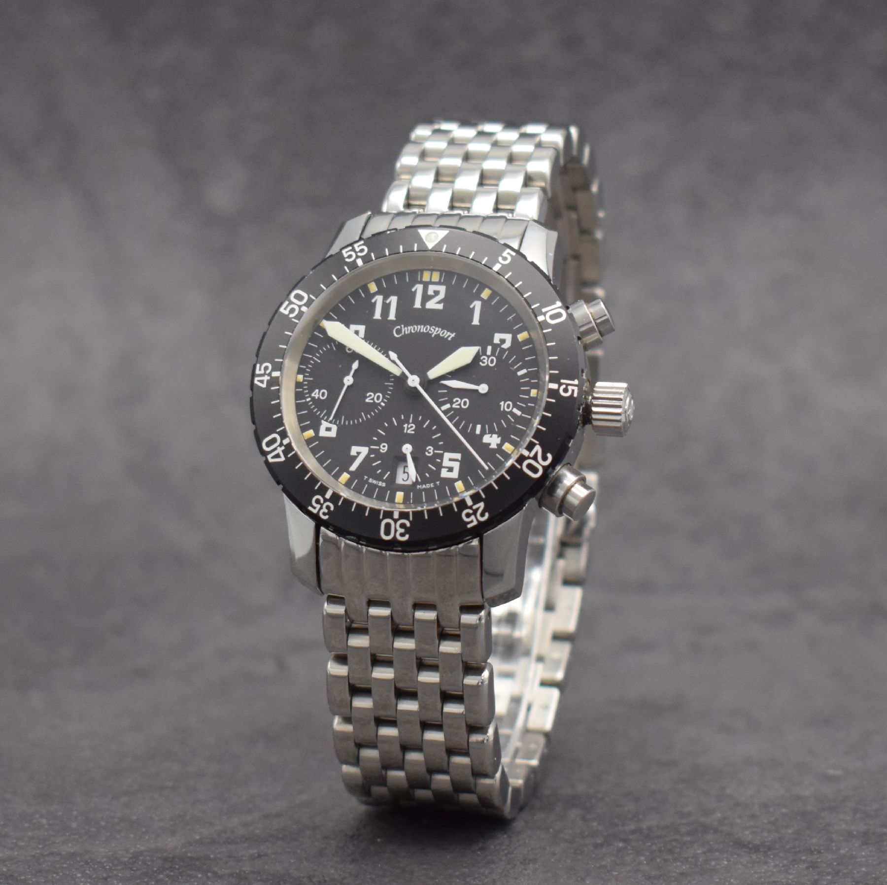 Detail b: CHRONOSPORT Herrenarmbanduhr mit Chronograph in Edelstahl, Schweiz um 2005, Automatik, beids. vergl., verschr. Gehäuse, neutr. Stahlband m. dopp. ...