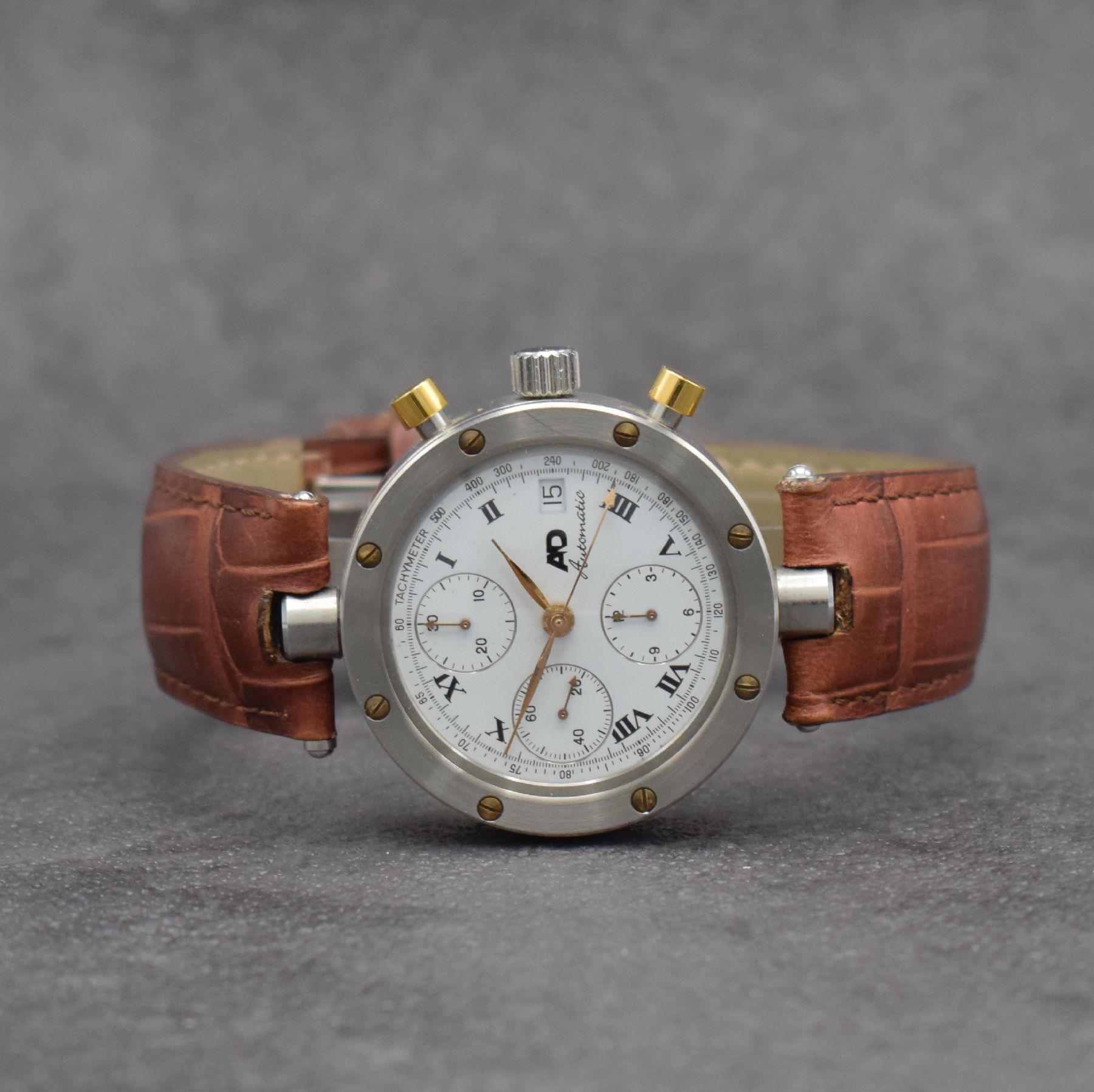 AD ausgefallener Chronograph in Edelstahl, Schweiz um 2000, Automatik, 3-teil. verschr. Gehäuse, beids. vergl., Drücker verg., weißes Zifferbl. m. ...