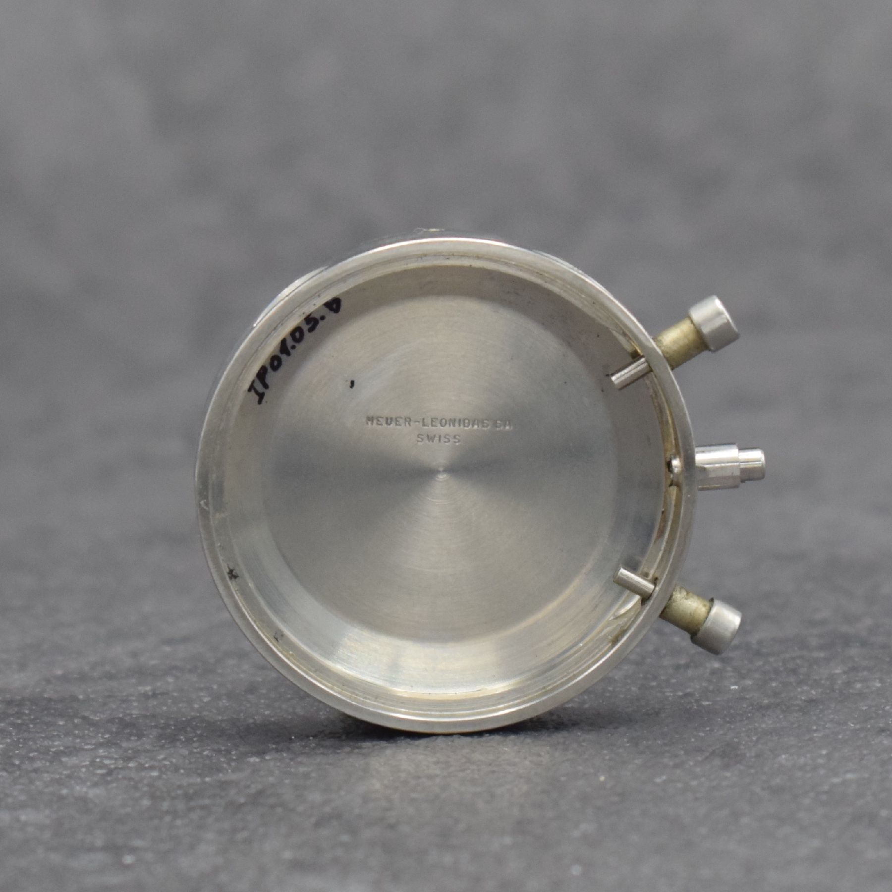 Detail f: HEUER Flieger-Schaltradchronograph der BUNDESWEHR Versorgungs-Nr. 6645-12-146-3774, Schweiz um 1968, Handaufzug, 4-fach verschr. Monocoque-Geh. in ...
