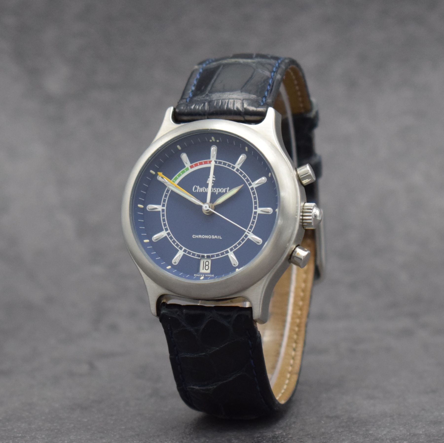 Detail b: CHRONOSPORT Chronosail Herrenarmbanduhr mit Regatta-Chronograph Kal. Lemania 5270, Schweiz um 1997, Handaufzug, Edelstahlgeh., Boden geschr., blaues ...