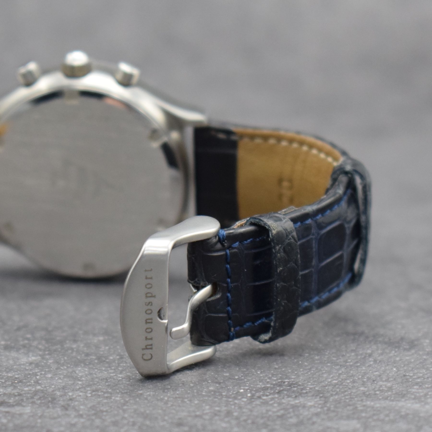 Detail d: CHRONOSPORT Chronosail Herrenarmbanduhr mit Regatta-Chronograph Kal. Lemania 5270, Schweiz um 1997, Handaufzug, Edelstahlgeh., Boden geschr., blaues ...