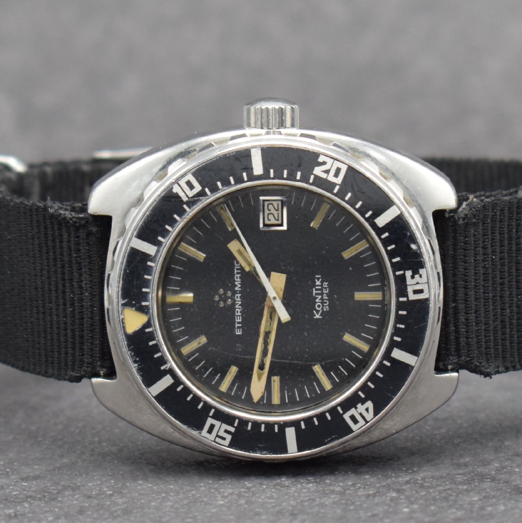 Detail a: ETERNA-MATIC Kontiki Super Herrenarmbanduhr Ref. 633.1018.41, Schweiz um 1970, Automatik, massives verschr. Geh., Boden m. Widmung in hebräisch, ...