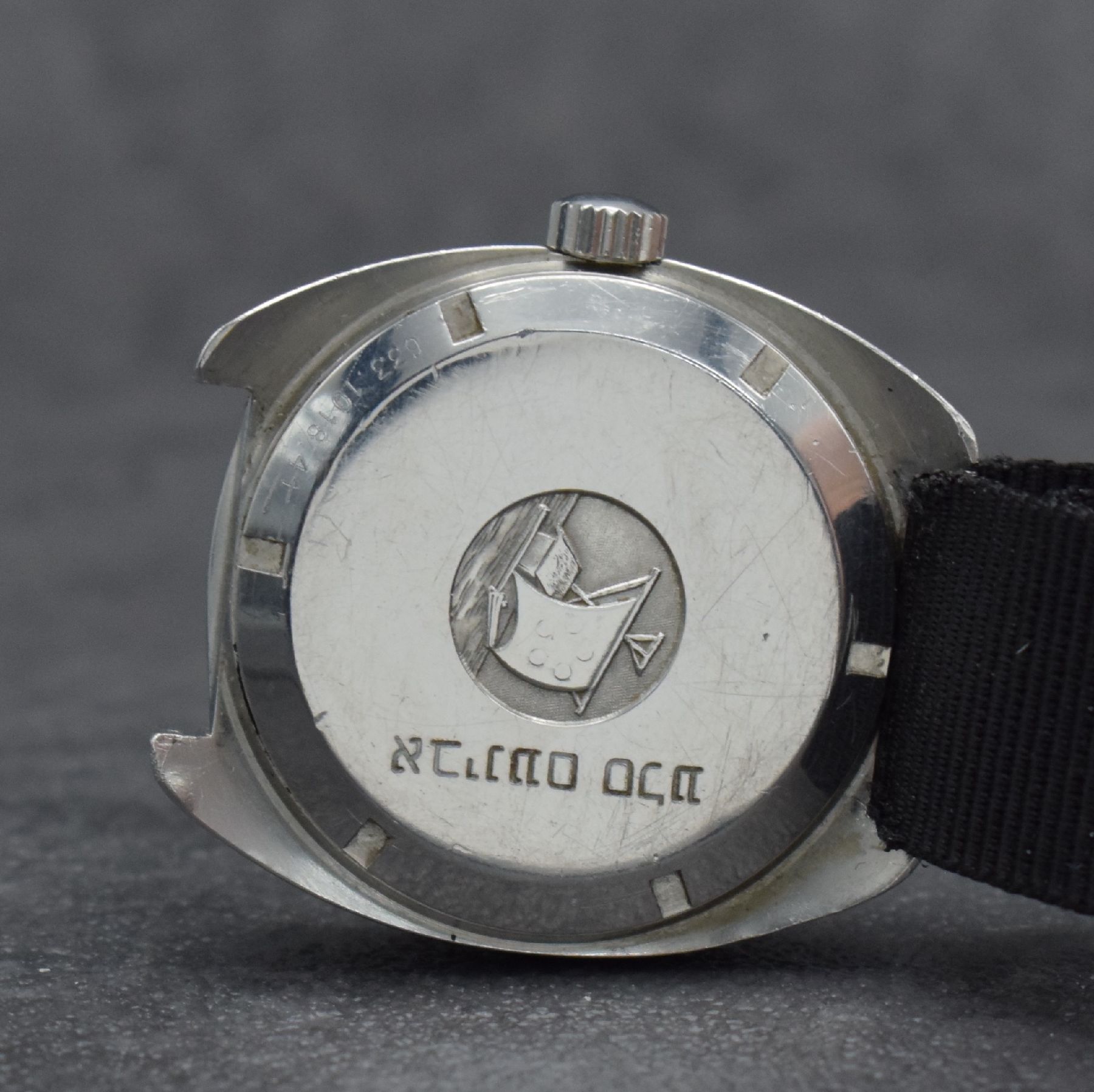 Detail d: ETERNA-MATIC Kontiki Super Herrenarmbanduhr Ref. 633.1018.41, Schweiz um 1970, Automatik, massives verschr. Geh., Boden m. Widmung in hebräisch, ...