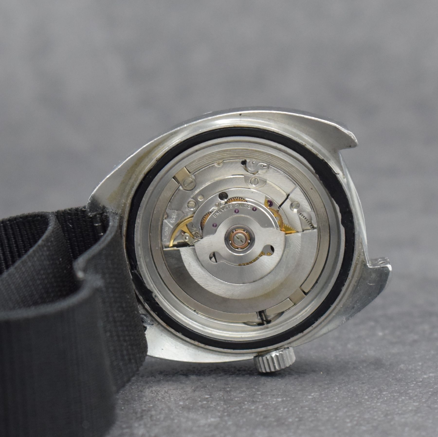 Detail f: ETERNA-MATIC Kontiki Super Herrenarmbanduhr Ref. 633.1018.41, Schweiz um 1970, Automatik, massives verschr. Geh., Boden m. Widmung in hebräisch, ...