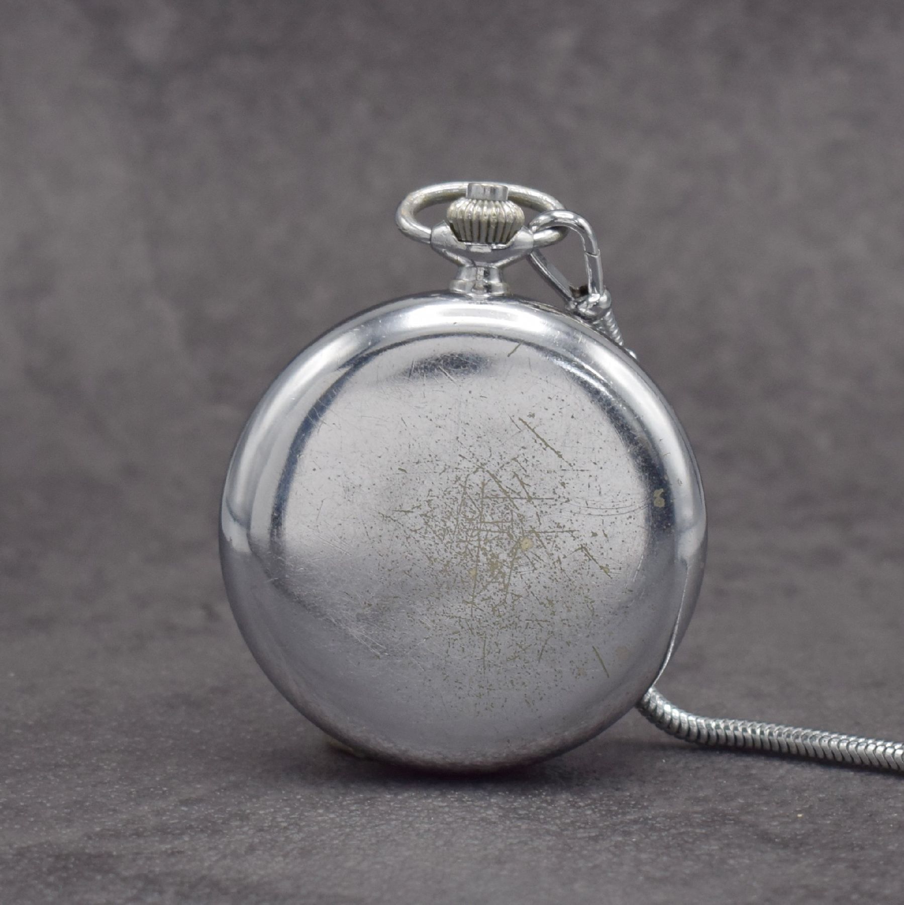 Detail a: SINN Taschenuhr mit Chronograph, Schweiz/ Deutschland um 1960, 3-teil. verchr. Gehäuse, Boden & Glasrand aufgedr., schwarzes Zifferbl. m. arab. ...