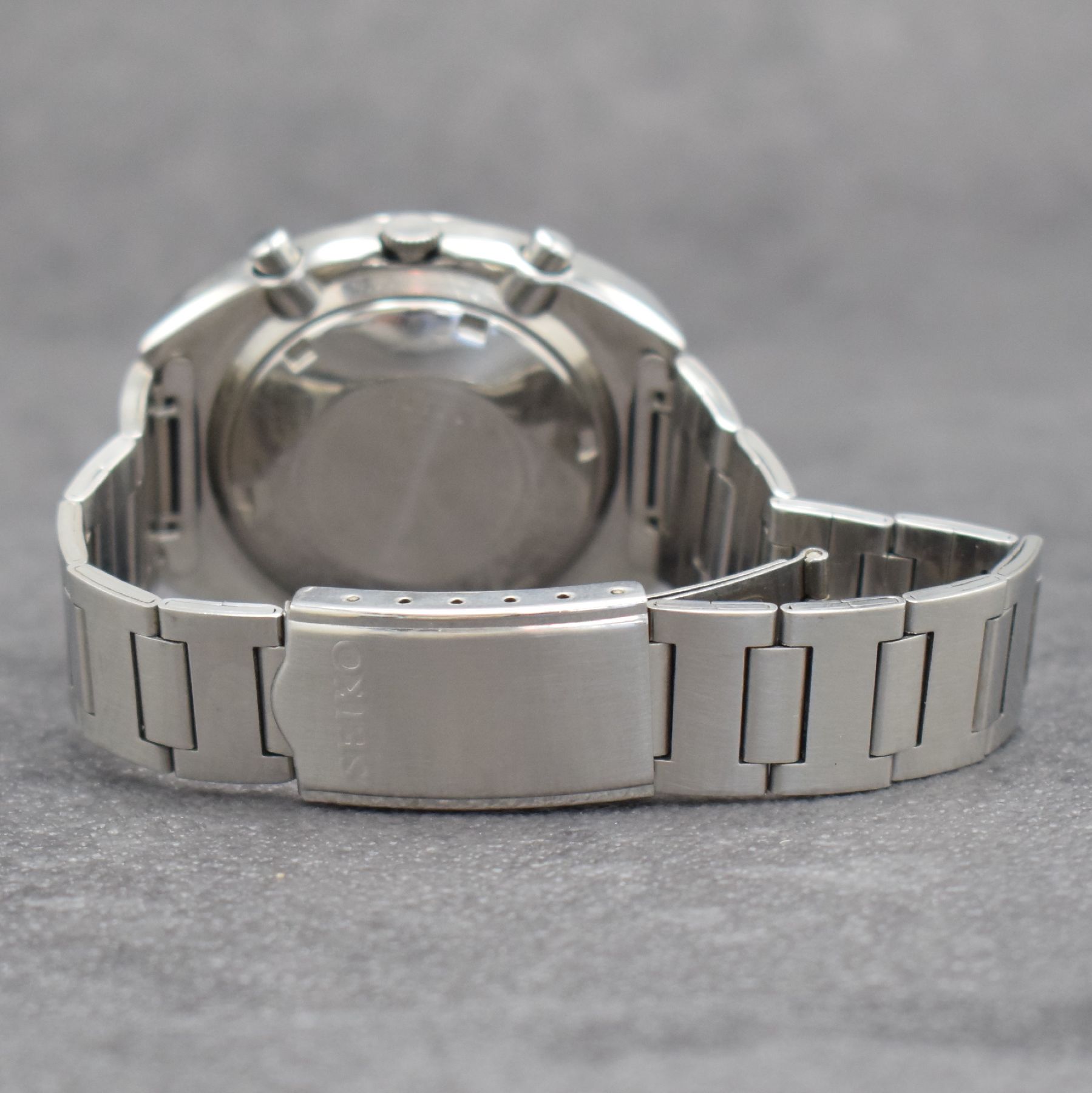 Detail d: SEIKO sog. POGUE Herrenarmbanduhr mit Schaltradchronograph Referenz 6139-6002, Japan um 1975, Automatik, massives Edelstahlgeh. m. geschr. Boden, ...