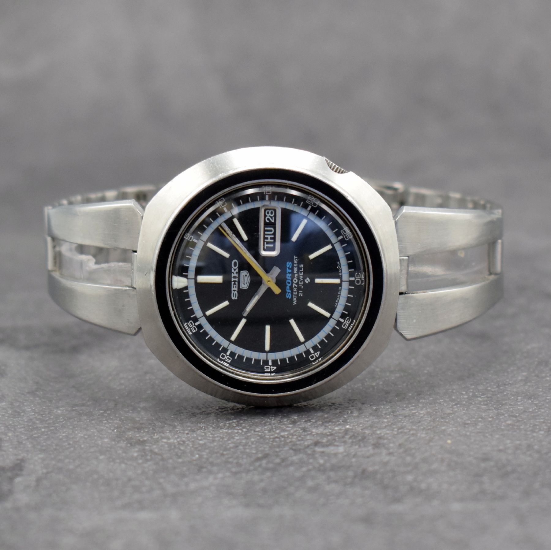 Detail d: Konvolut: 3 Seiko Armbanduhren in Stahl, Japan 1970er Jahre, alle Automatik, alle Böden verschr., 1 x Serie 5 Sports mit orig. Gliederband, ...