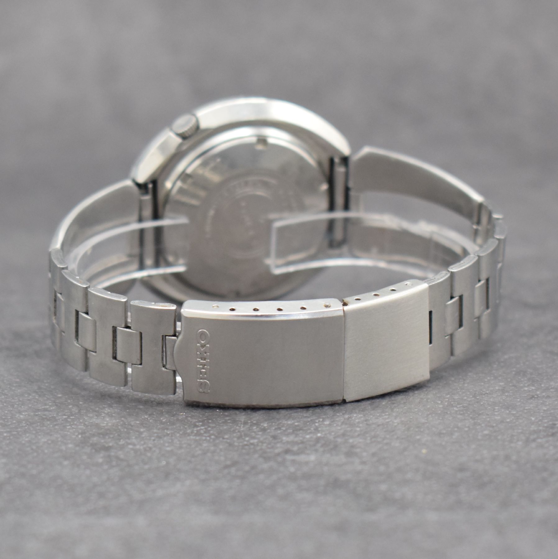 Detail e: Konvolut: 3 Seiko Armbanduhren in Stahl, Japan 1970er Jahre, alle Automatik, alle Böden verschr., 1 x Serie 5 Sports mit orig. Gliederband, ...