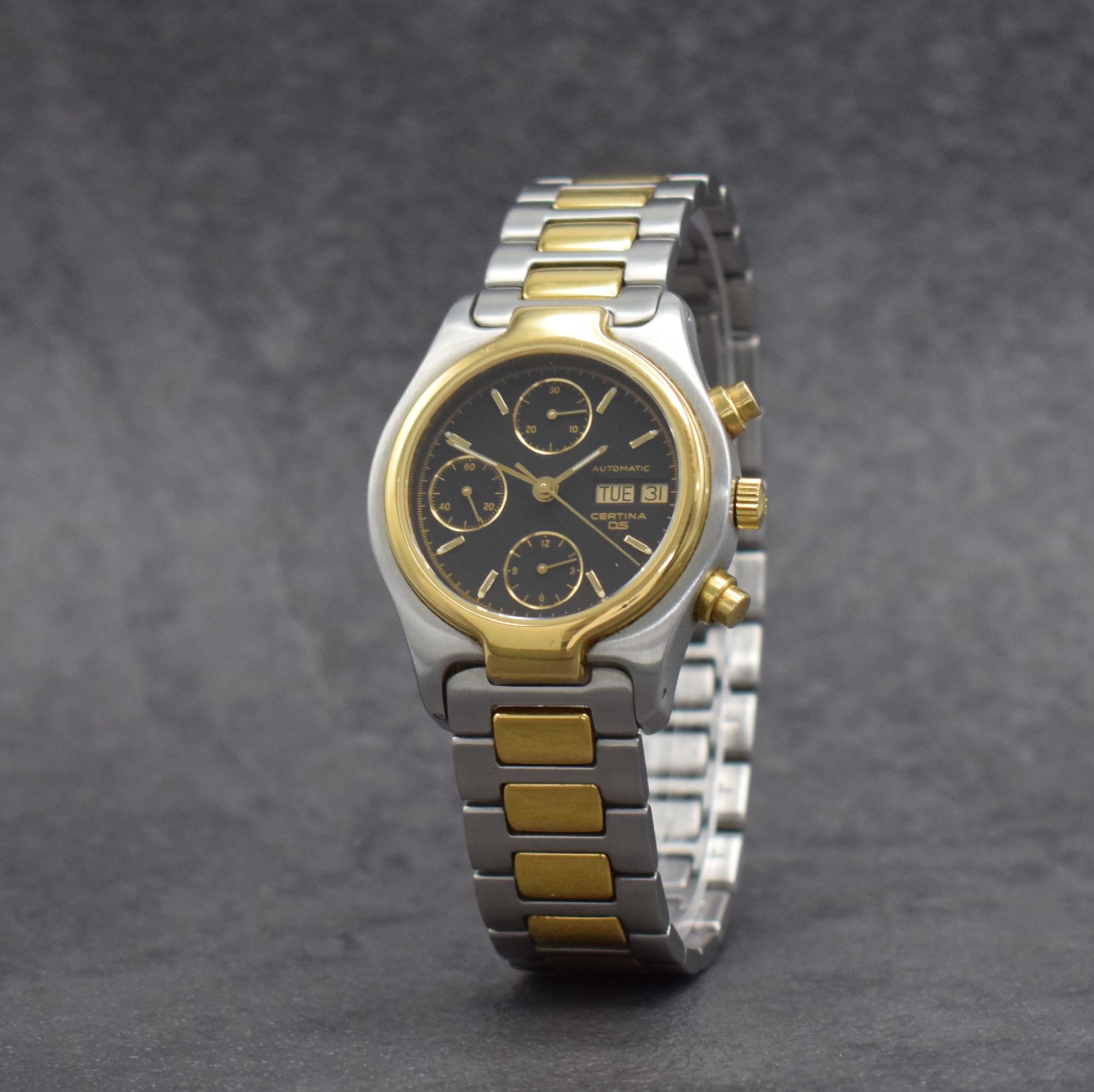 Detail b: CERTINA DS Herrenarmbanduhr mit Chronograph, Schweiz um 1990, Automatik, z. T. verg. Stahlgeh. inkl. Gliederband m. Faltschl., schwarzes Zifferbl. m. ...