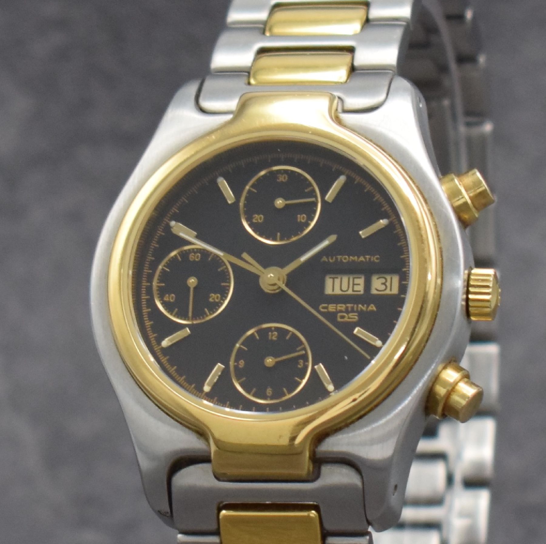 Detail c: CERTINA DS Herrenarmbanduhr mit Chronograph, Schweiz um 1990, Automatik, z. T. verg. Stahlgeh. inkl. Gliederband m. Faltschl., schwarzes Zifferbl. m. ...