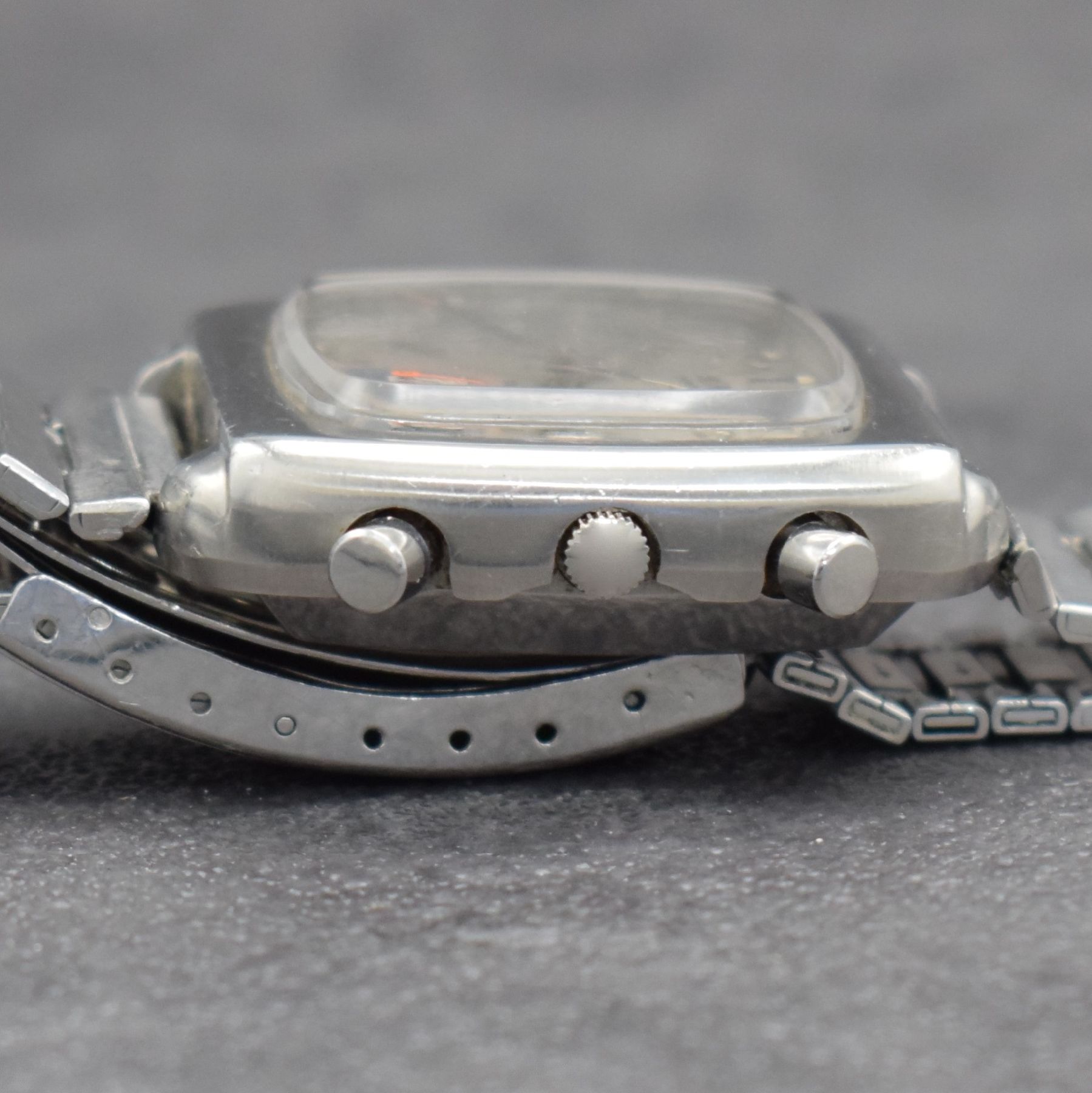 Detail d: SEIKO seltener Flyback-Chronograph mit Stunden- & Minutenzähler bei 6, Japan um 1975, Automatik, Stahl-Stülpgeh. Ref. 7016- 5001, Seiko Gliederband ...