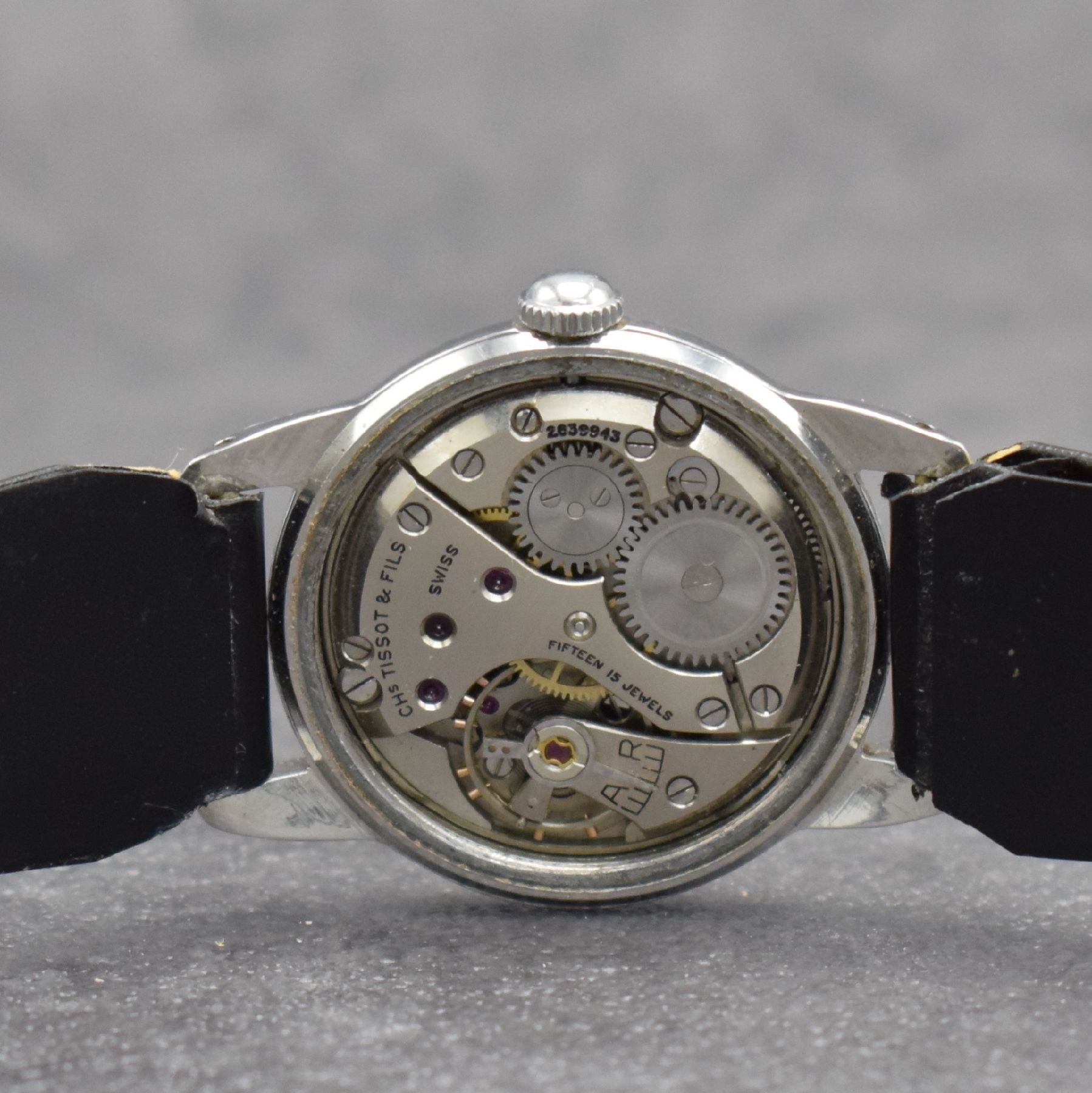 Detail j: TISSOT 3 Herrenarmbanduhren, Schweiz um 1950 - 1970, 1) T12 Automatik m. Datum, Geh. in Stahl & teils verg., Kal. 784-2 M. ca. 41 x 34 mm, 2) Kal. 27 ...