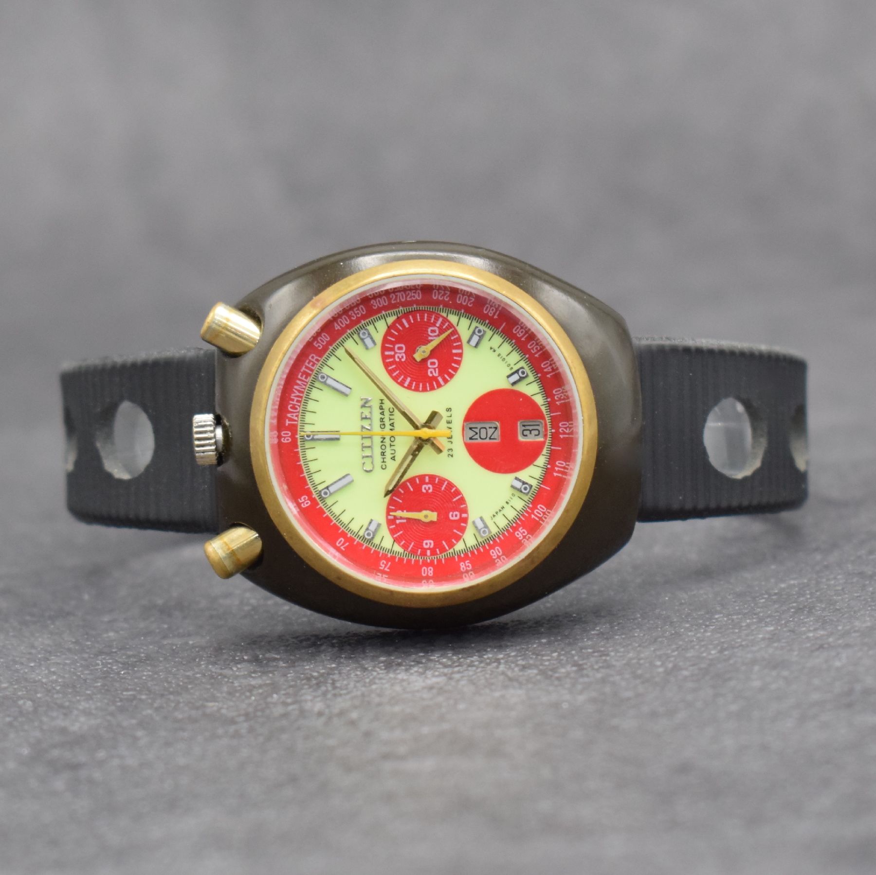 CITIZEN Flyback-Chronograph sog. Bullhead, Automatik, Ref. 4-901061-K, Japan um 1970, eloxiertes Metallgeh., Edelstahlboden verschr., neon-gelbes ...