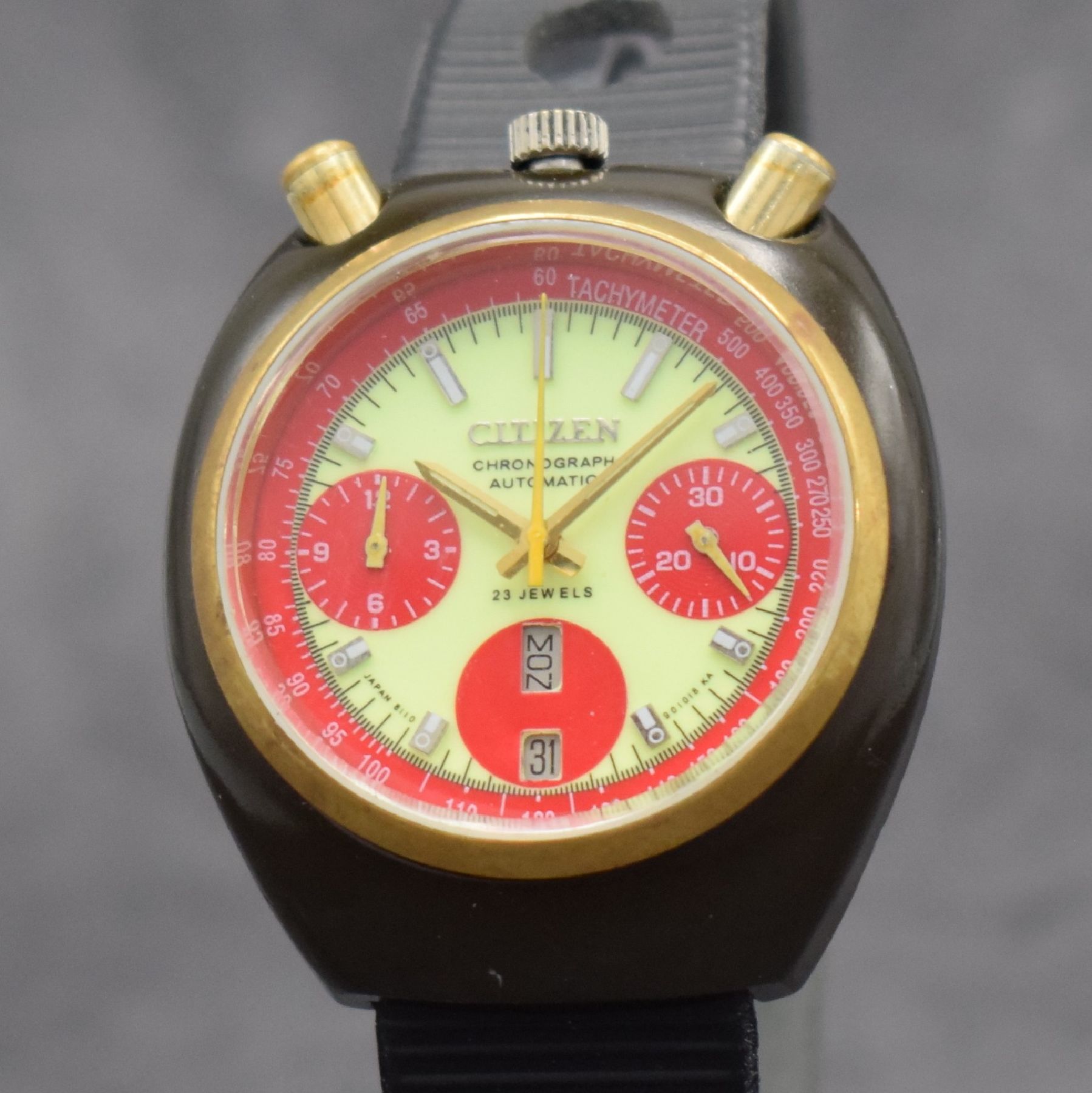 Detail c: CITIZEN Flyback-Chronograph sog. Bullhead, Automatik, Ref. 4-901061-K, Japan um 1970, eloxiertes Metallgeh., Edelstahlboden verschr., neon-gelbes ...