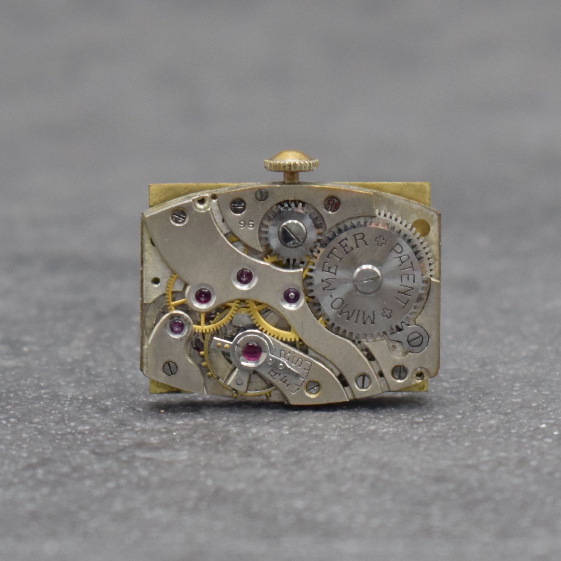 Detail i: 3 Herrenarmbanduhren, alle Handaufzug, Schweiz um 1930 - 1950, 1) FiPo Sport sog. Schein-Chronograph m. Stiftenankerwerk, D. ca. 38 mm, 2) STOWA ...