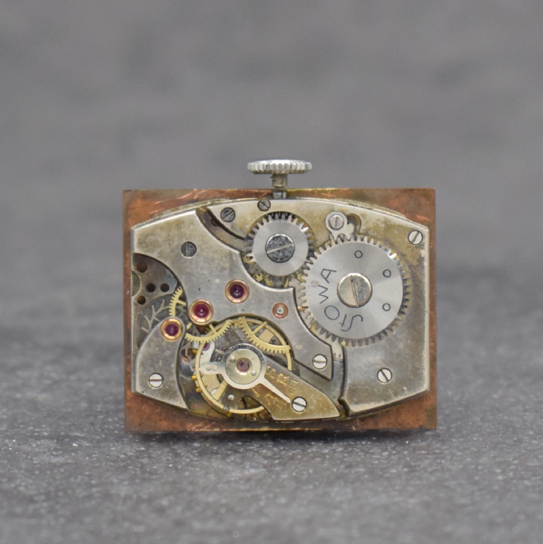Detail l: 3 Herrenarmbanduhren, alle Handaufzug, Schweiz um 1930 - 1950, 1) FiPo Sport sog. Schein-Chronograph m. Stiftenankerwerk, D. ca. 38 mm, 2) STOWA ...