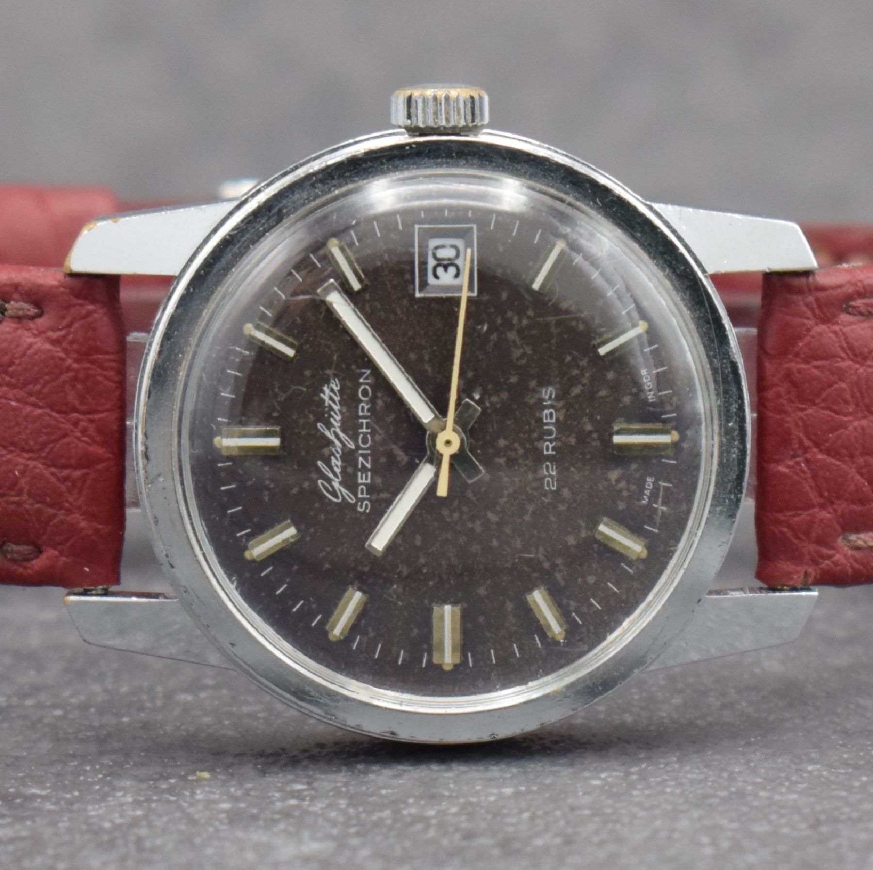 Detail a: GLASHÜTTE 2 Herrenarmbanduhren, Deutschland um 1960 - 1970, 1) Spezichron, Automatik, verchr. Geh., Stahlboden aufgedr., Zifferbl. m. aufges. ...