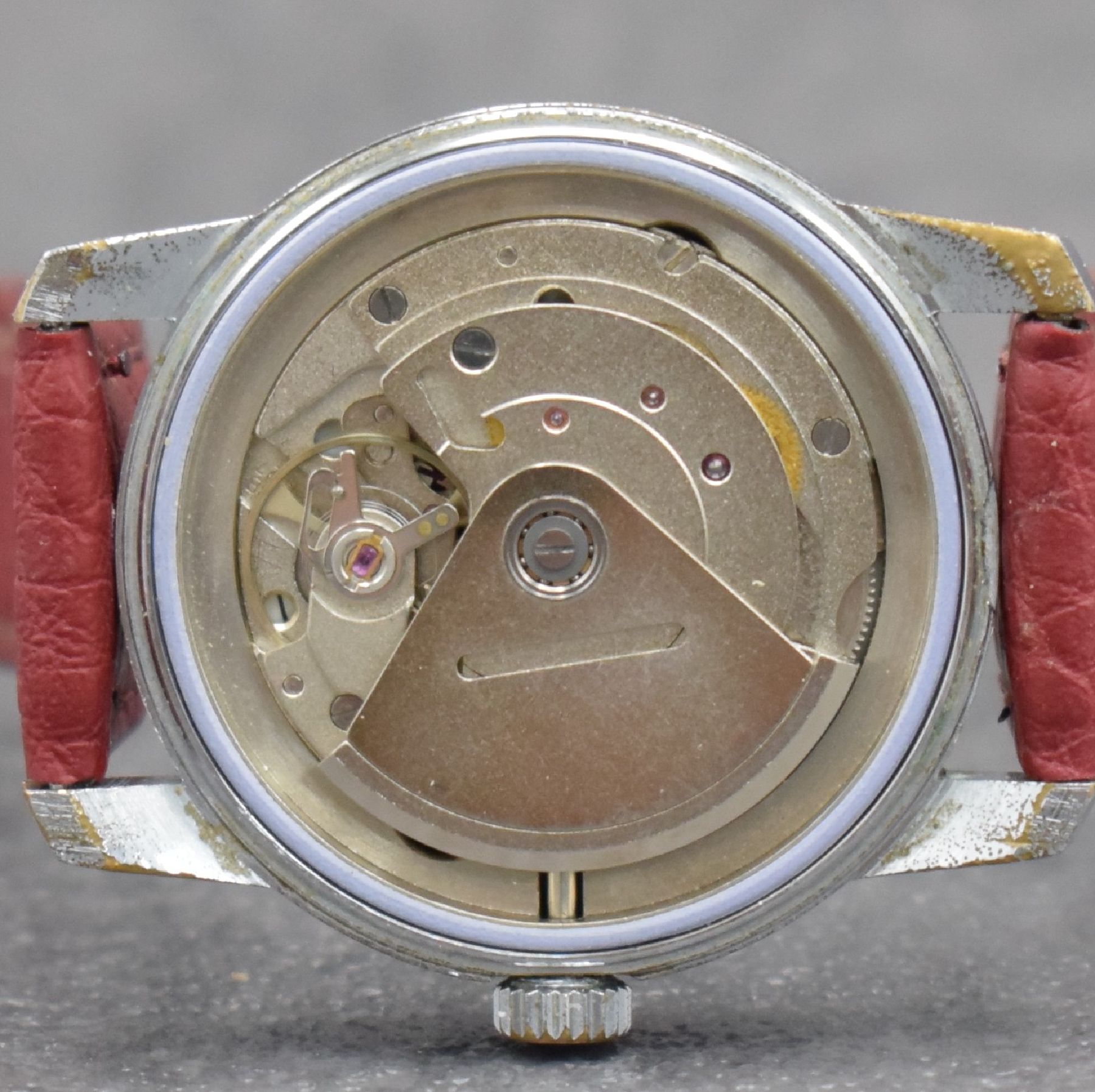 Detail c: GLASHÜTTE 2 Herrenarmbanduhren, Deutschland um 1960 - 1970, 1) Spezichron, Automatik, verchr. Geh., Stahlboden aufgedr., Zifferbl. m. aufges. ...