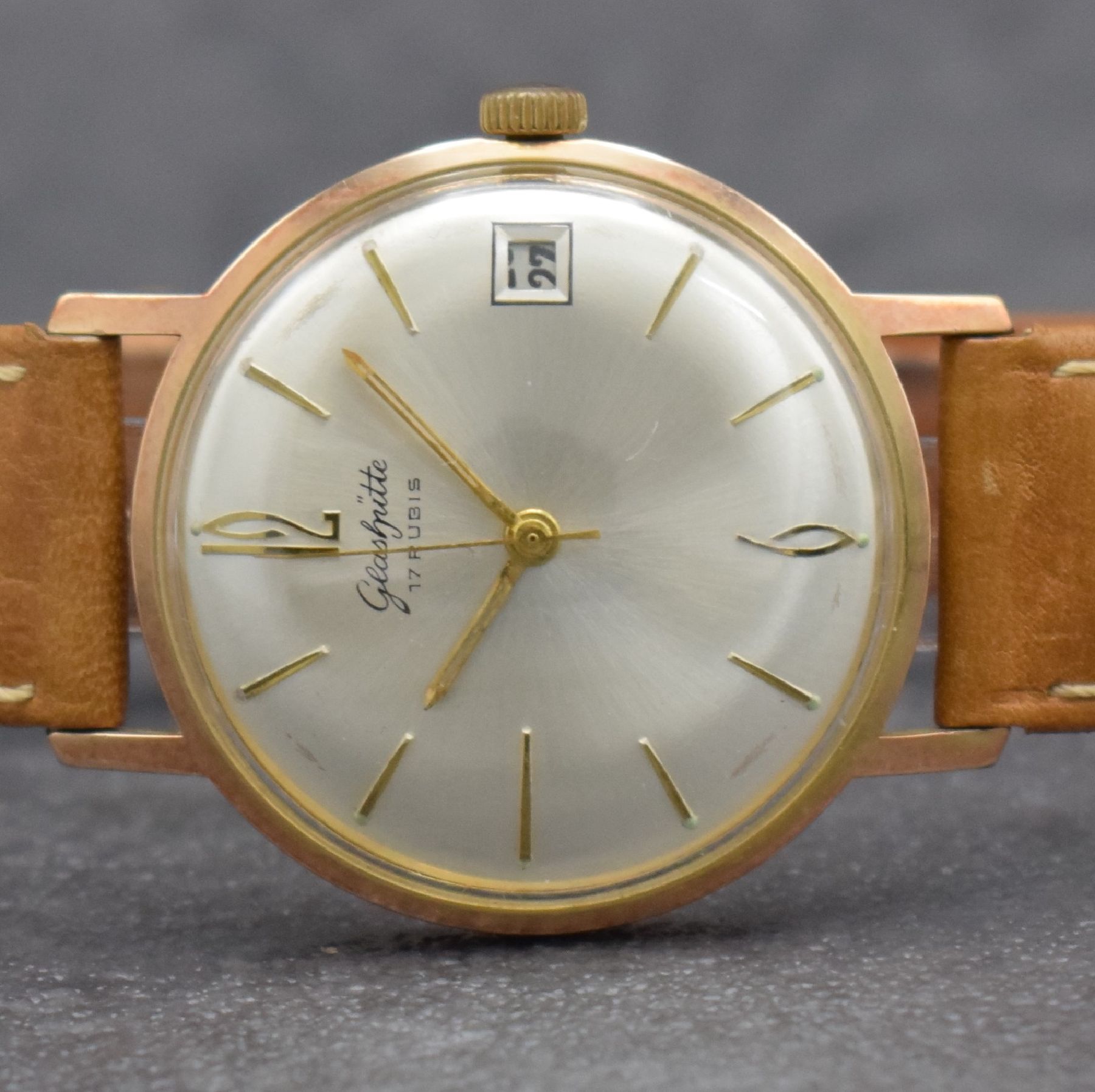 Detail e: GLASHÜTTE 2 Herrenarmbanduhren, Deutschland um 1960 - 1970, 1) Spezichron, Automatik, verchr. Geh., Stahlboden aufgedr., Zifferbl. m. aufges. ...