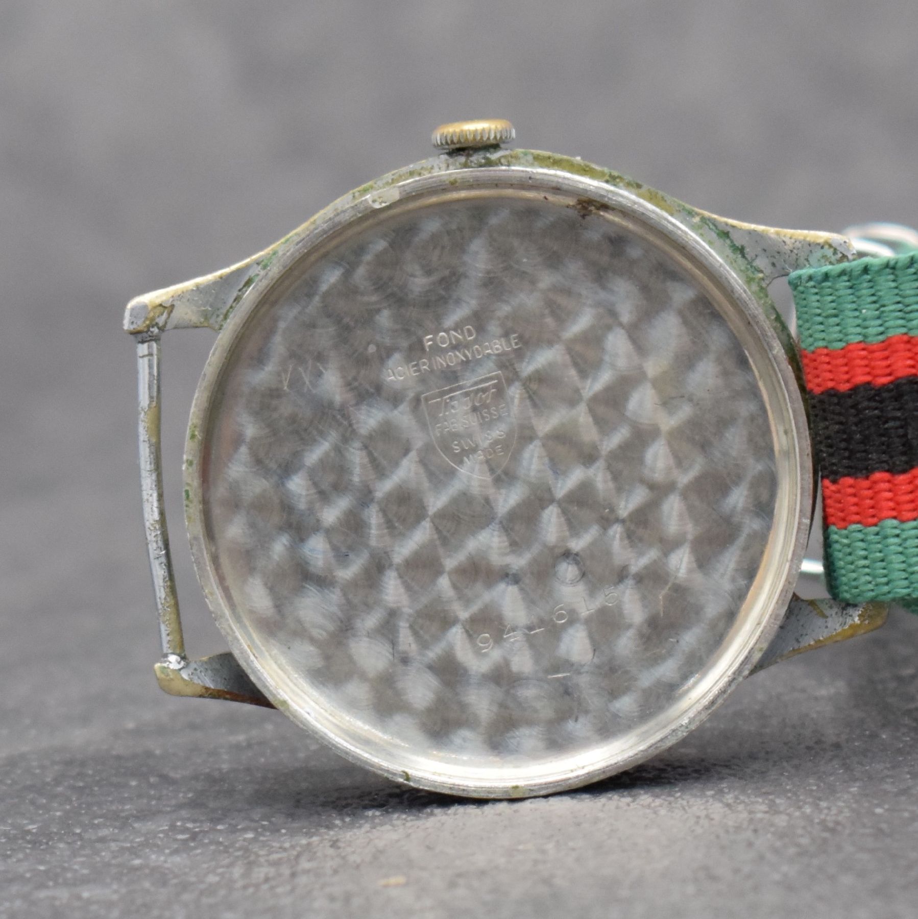 Detail g: TISSOT Antimagnetique große Herrenarmbanduhr mit schwarzem Zifferblatt, Schweiz um 1938, Handaufzug, verchr. Gehäuse, Stahlboden aufgedr., ...