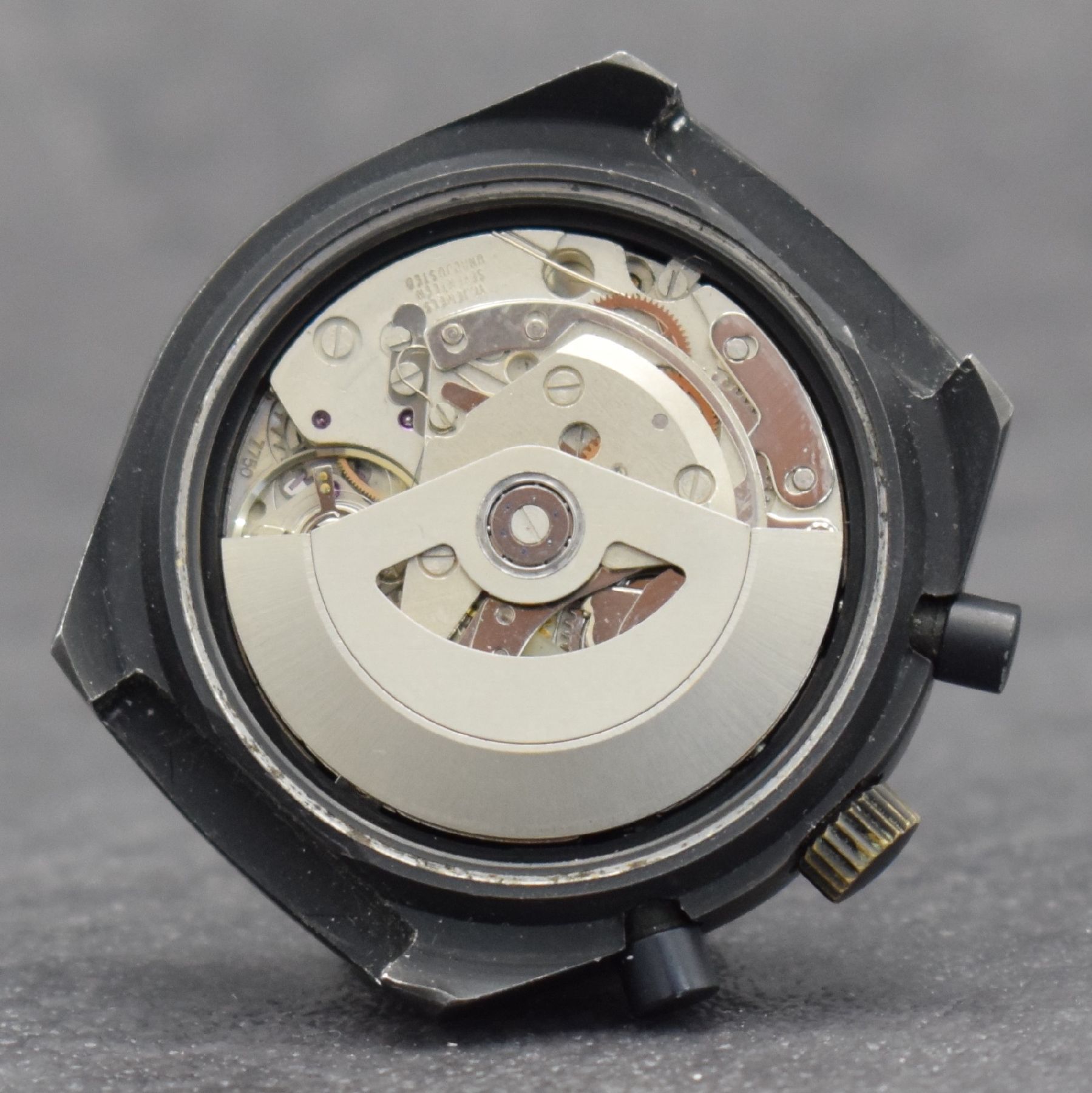 Detail g: ALPINA vintage Herrenarmbanduhr mit Chronograph, Schweiz um 1975, Automatik, geschwärztes Edelstahlgeh., Boden geschr., schwarzes Zifferbl., ...